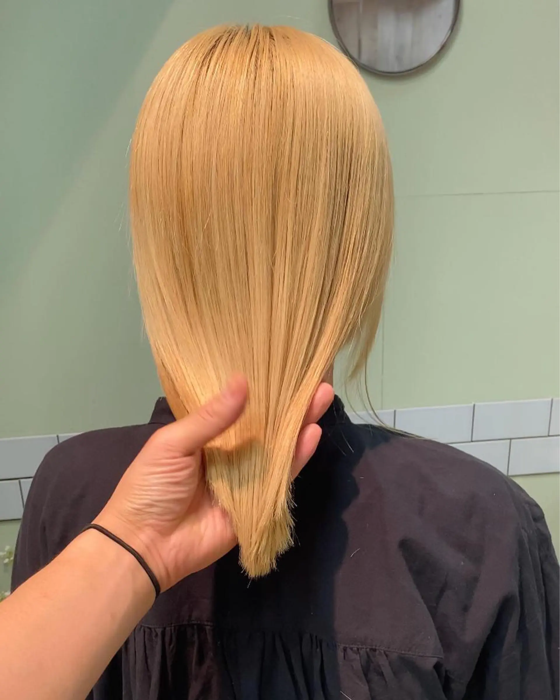 ミディアム カラー ブリーチ カット ヘアカラー トリートメント 田室 和幸のヘアスタイル