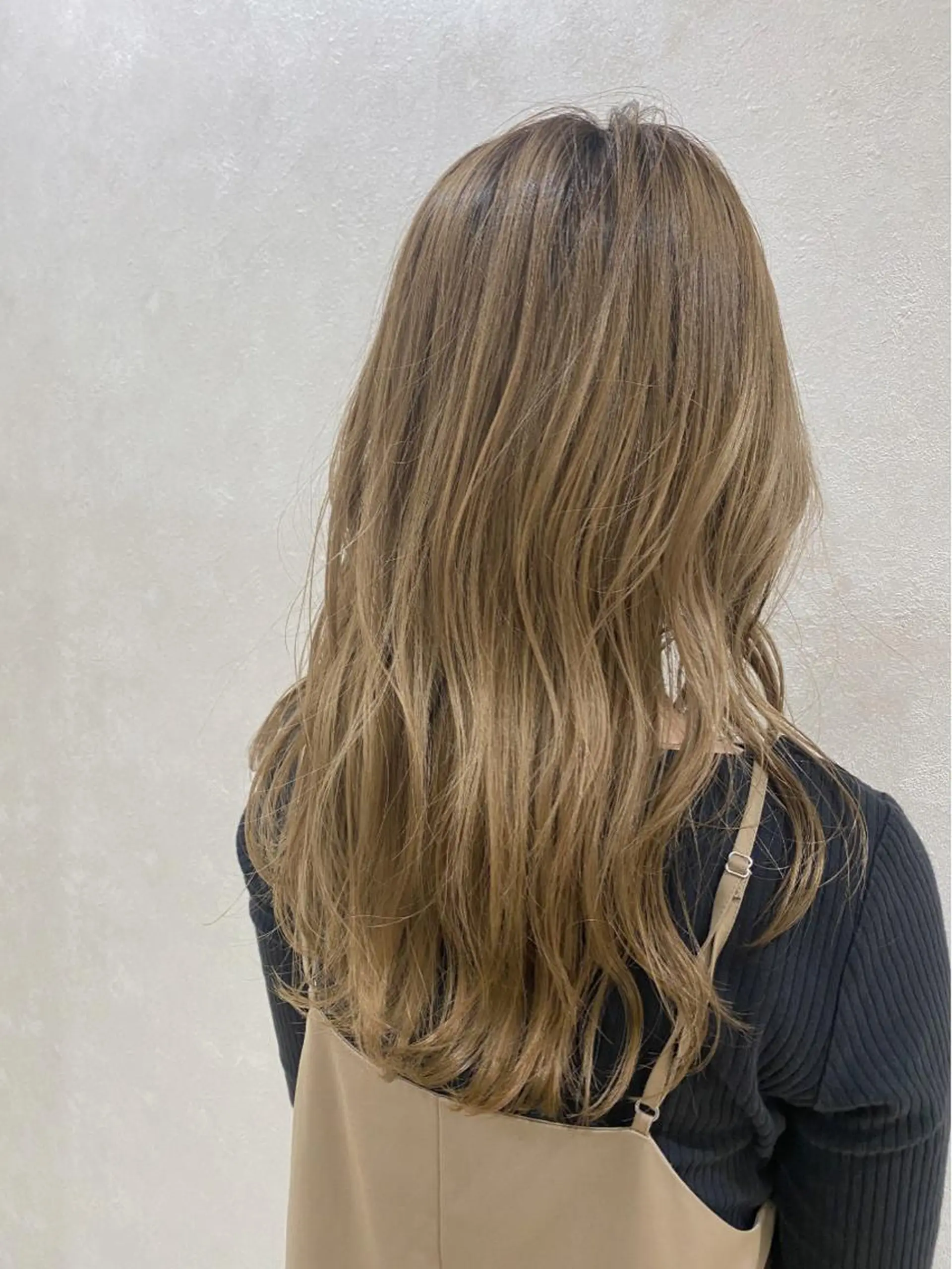 ロング カラー ブリーチ 🌿縮毛矯正/ 髪質改善🌿コバヤシのヘアスタイル