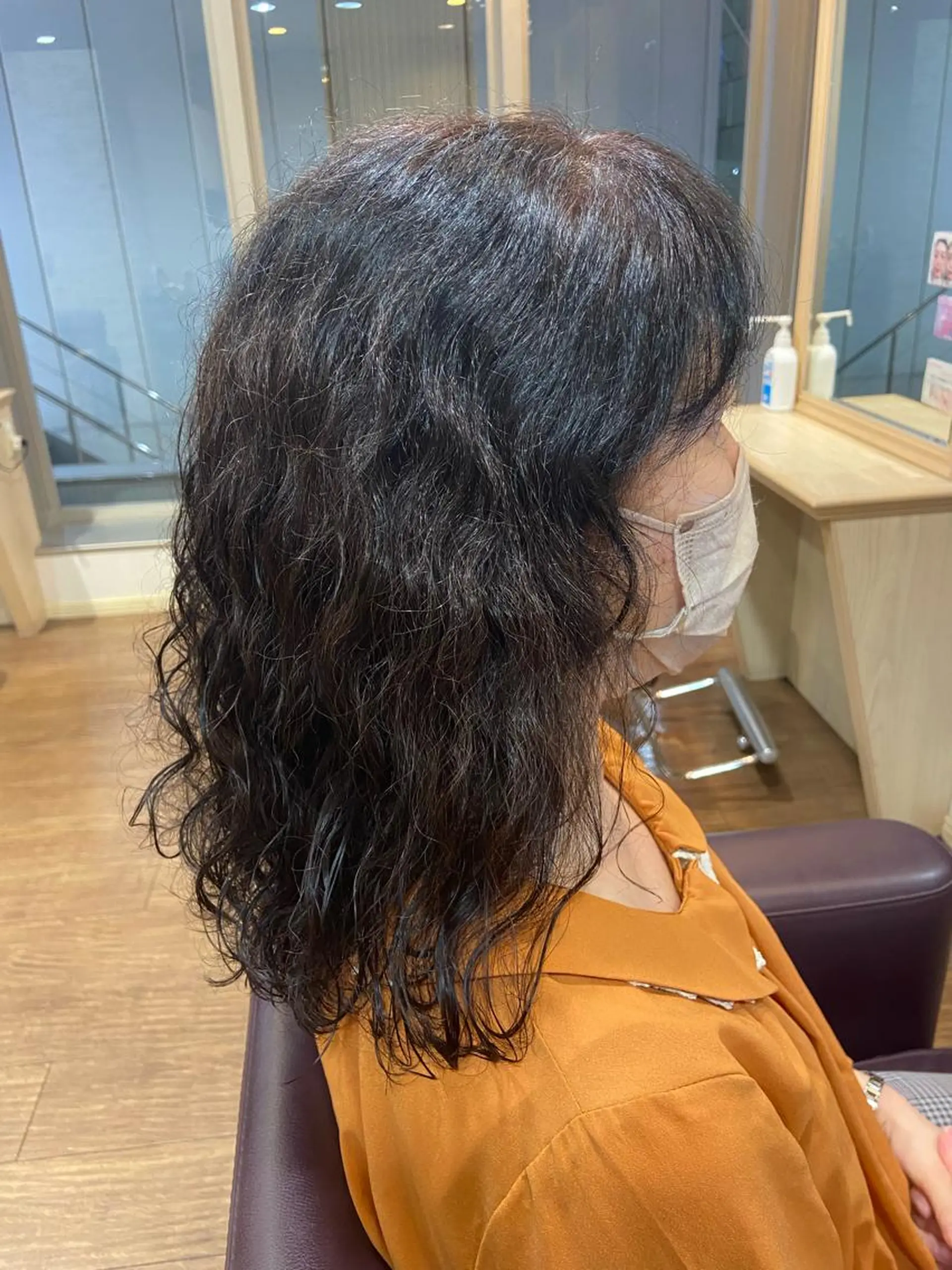 セミロング コバヤシ ユウスケのヘアスタイル
