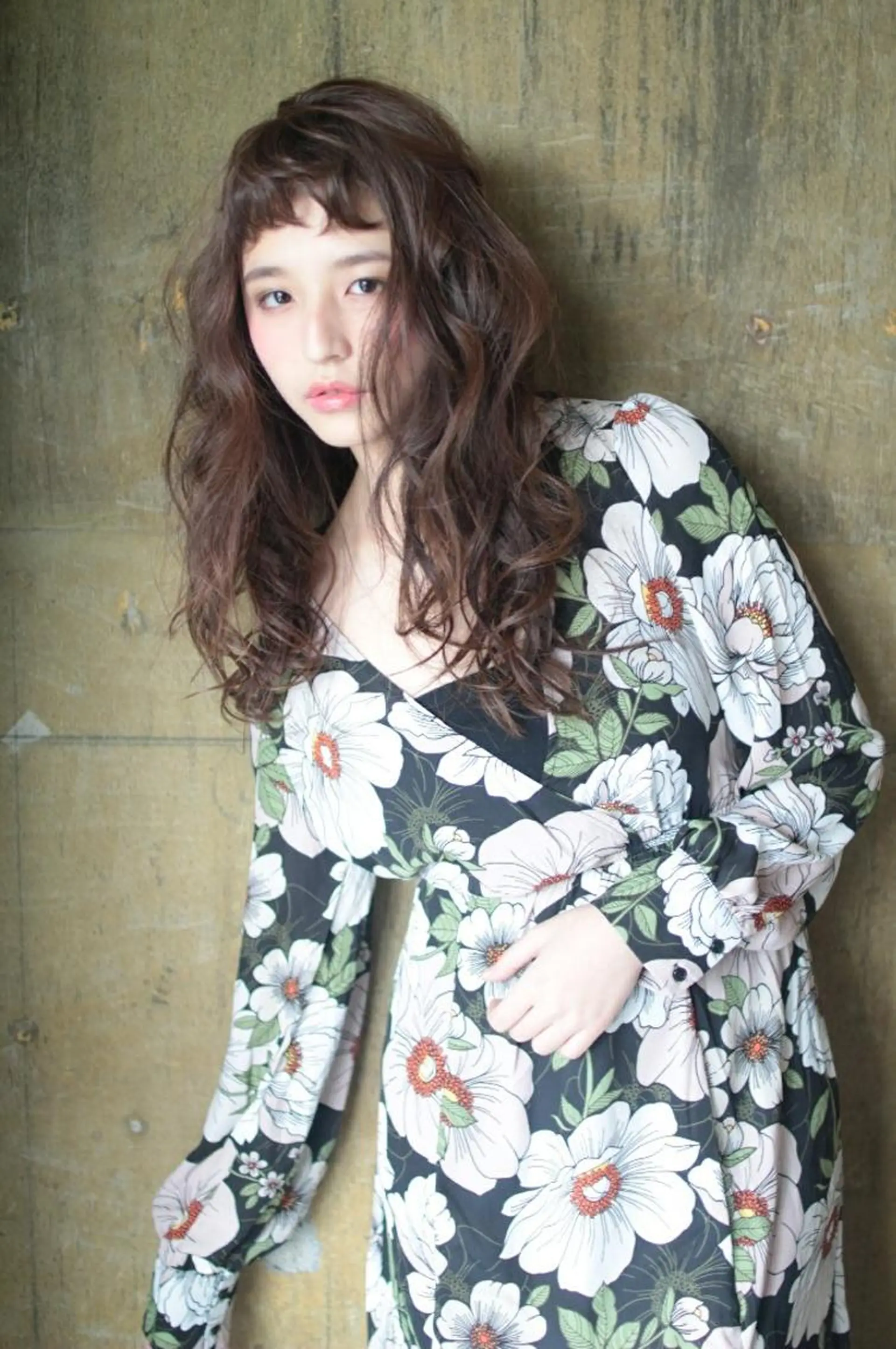 ロング カラー パーマ 岩出 俊のヘアスタイル