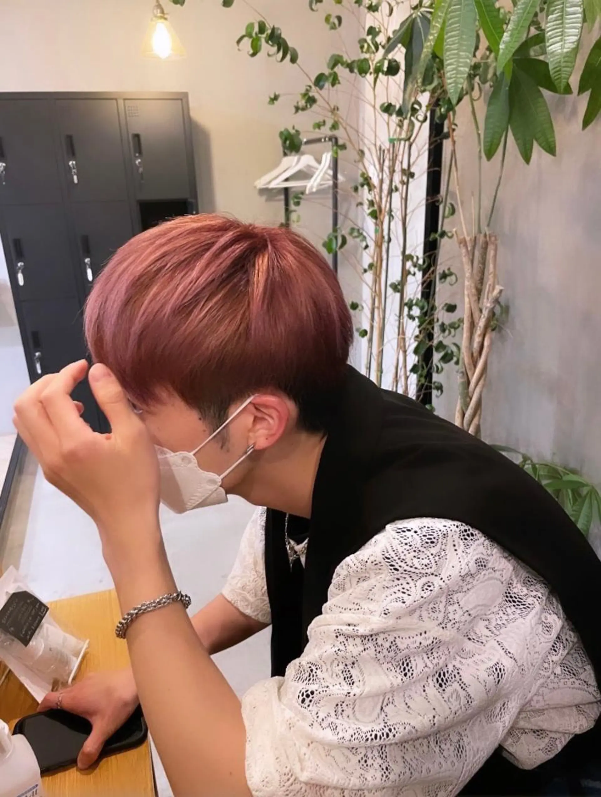 ショート カラー メンズ ベージュカラー ピンクカラー ピンクベージュ そうや 🐺のヘアスタイル