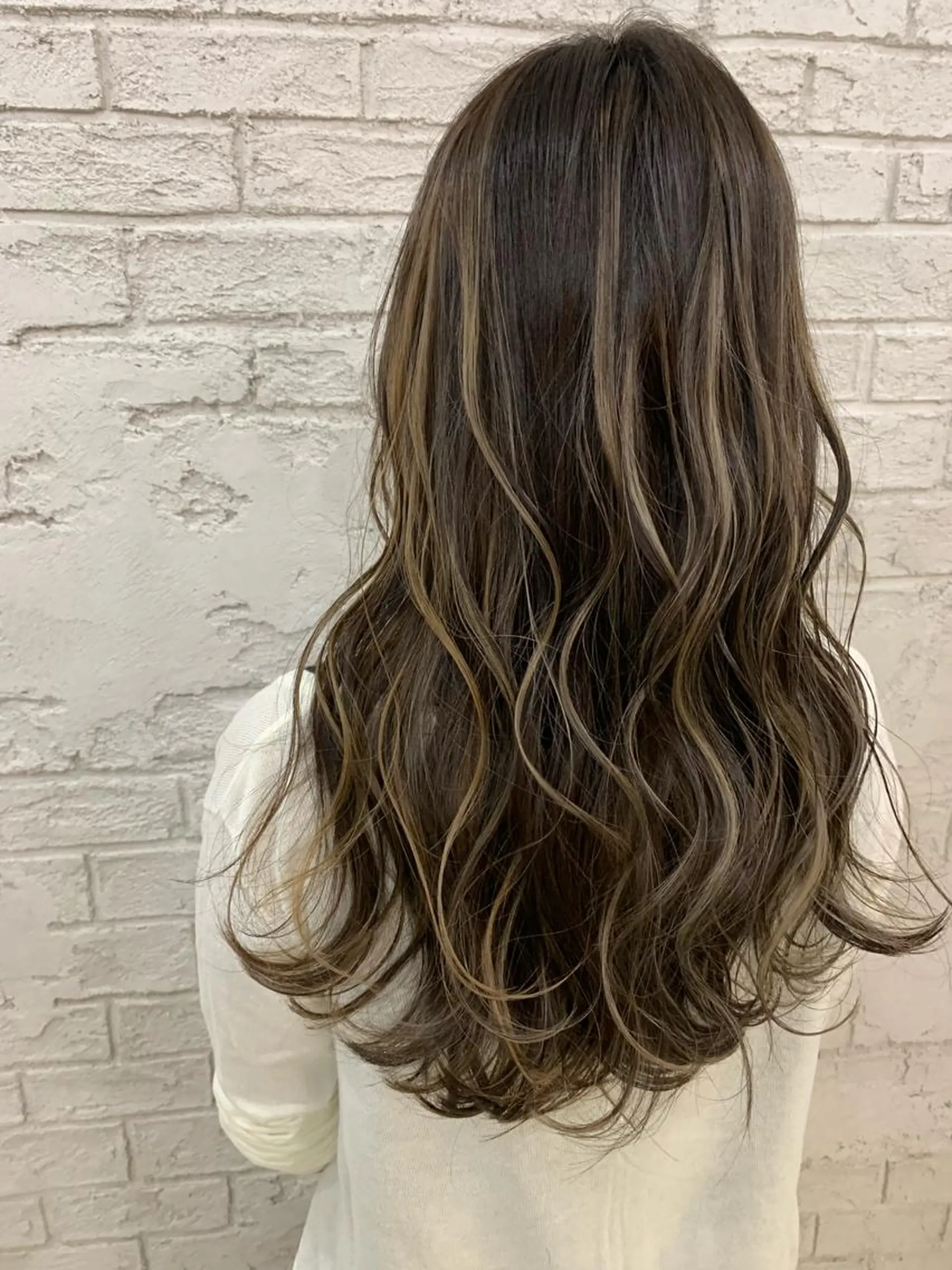 ロング ハイライト 🇺🇸ハイライト特 化美容師🇺🇸漆沢のヘアスタイル