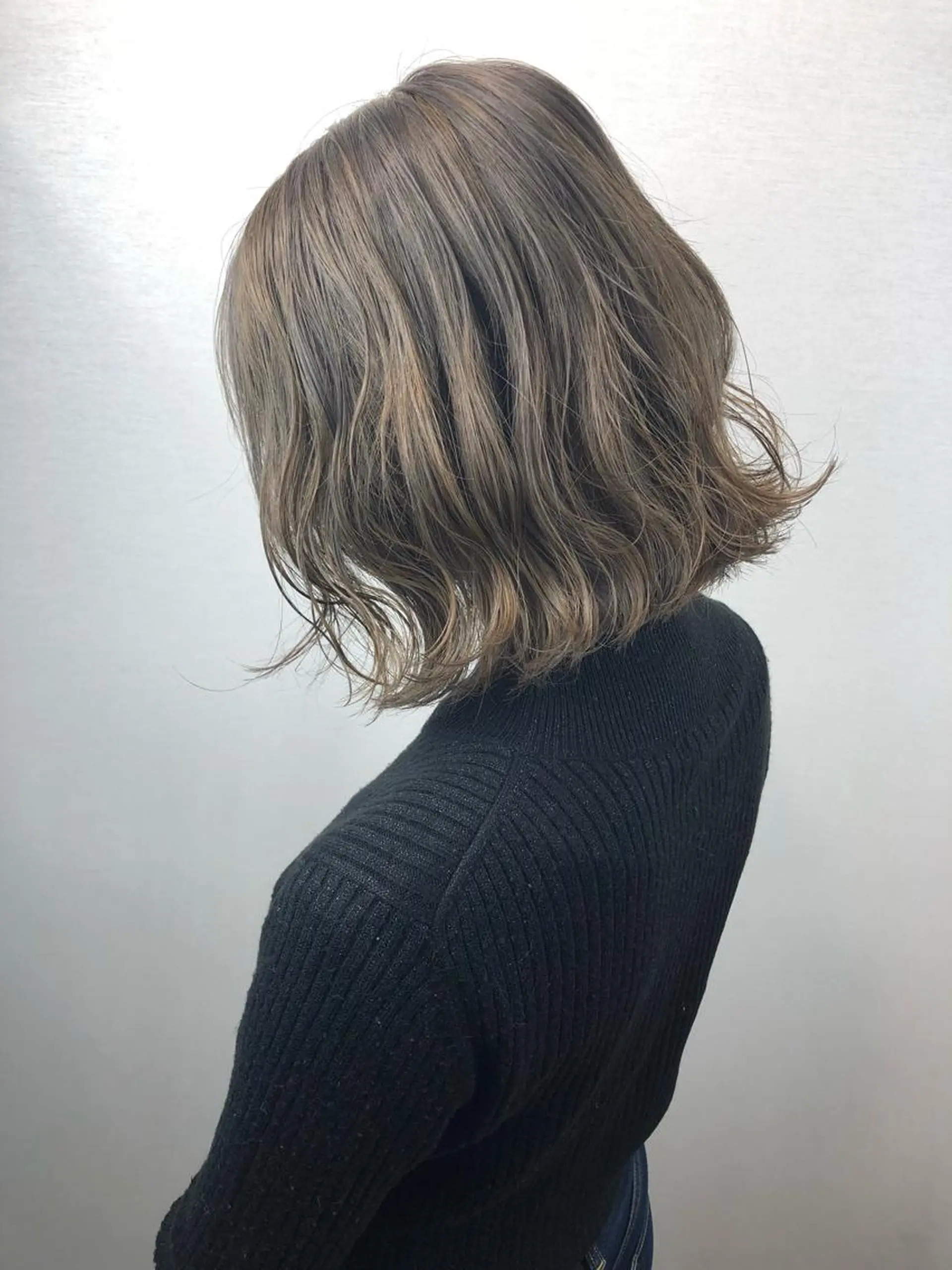 ミディアム カラー 切りっぱなしボブ アッシュ アッシュグレー ダブルカラー ボブ 🤍2nd🤍田所 美希のヘアスタイル