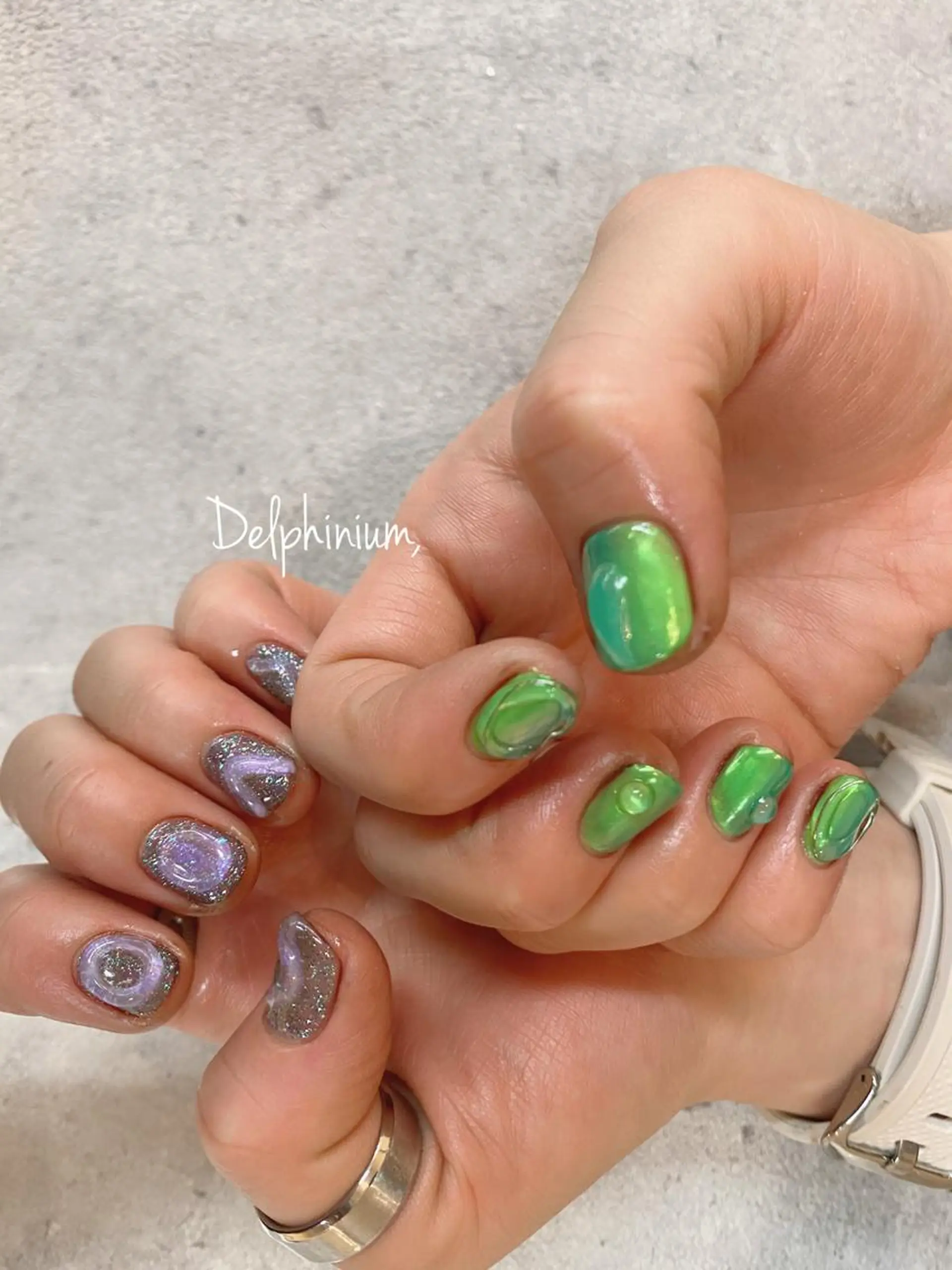 ネイル グリーン ラメ(グリッター) ショートネイル ハンドネイル 岡本 友恵のネイルデザイン