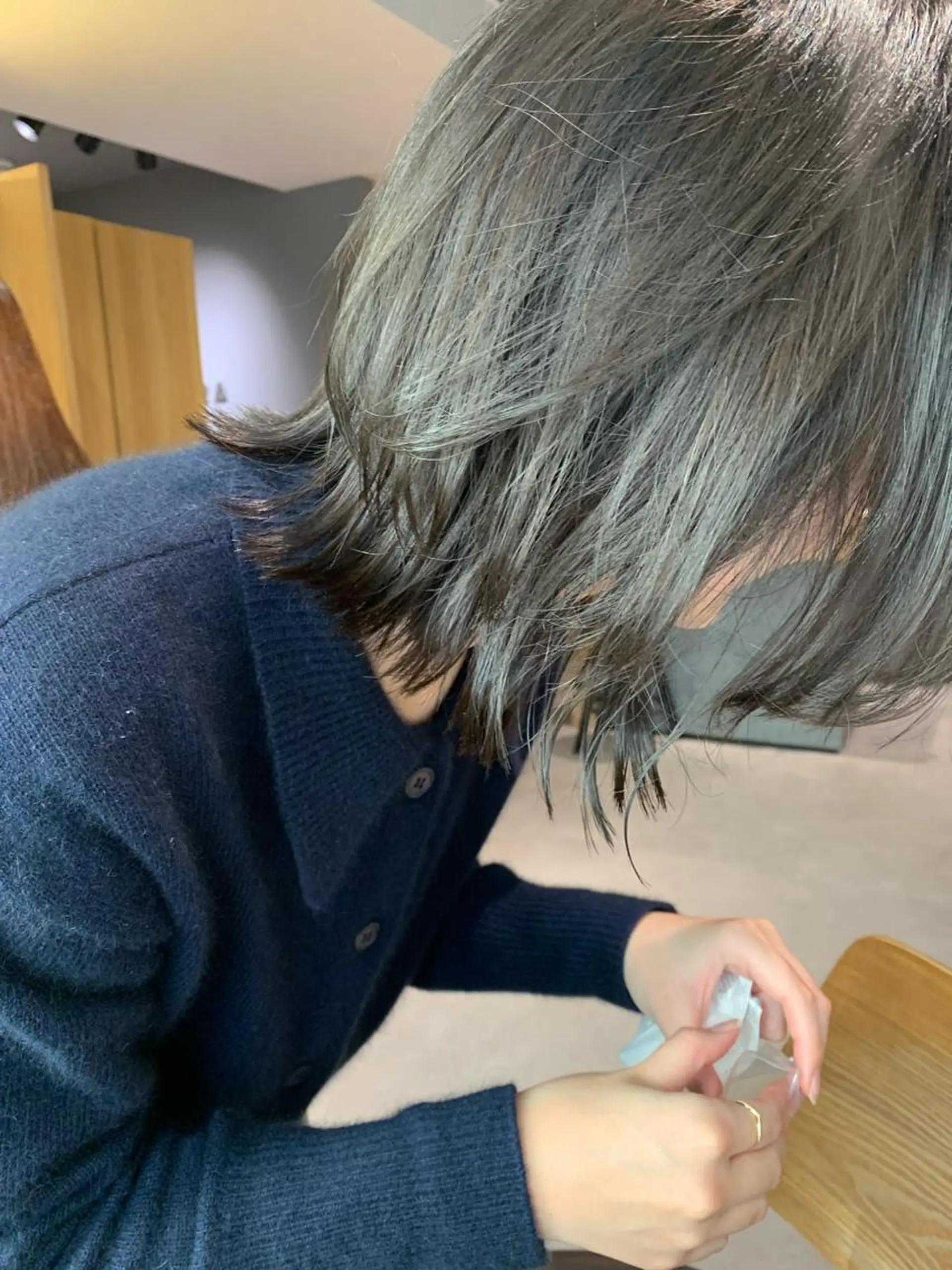 ミディアム 緑川 瑞穂のヘアスタイル