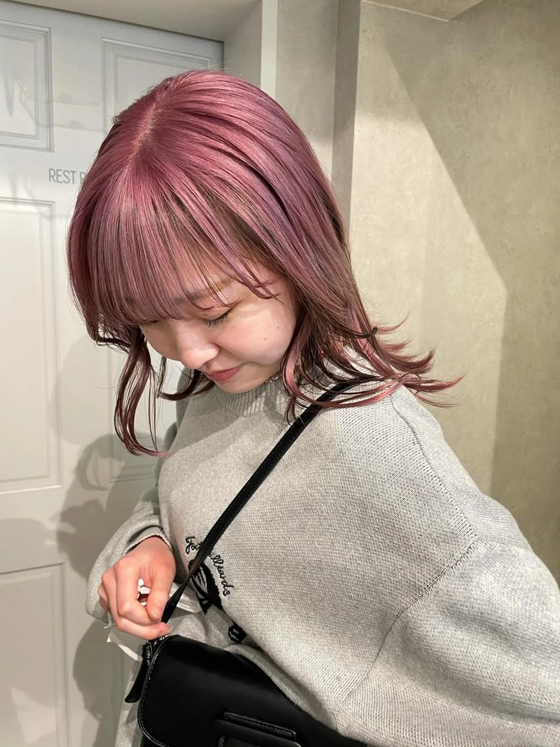 ミディアム カラー ブラウンカラー ピンクカラー ヘアカラー ナチュラル透明感🌱 小山美樹子のヘアスタイル