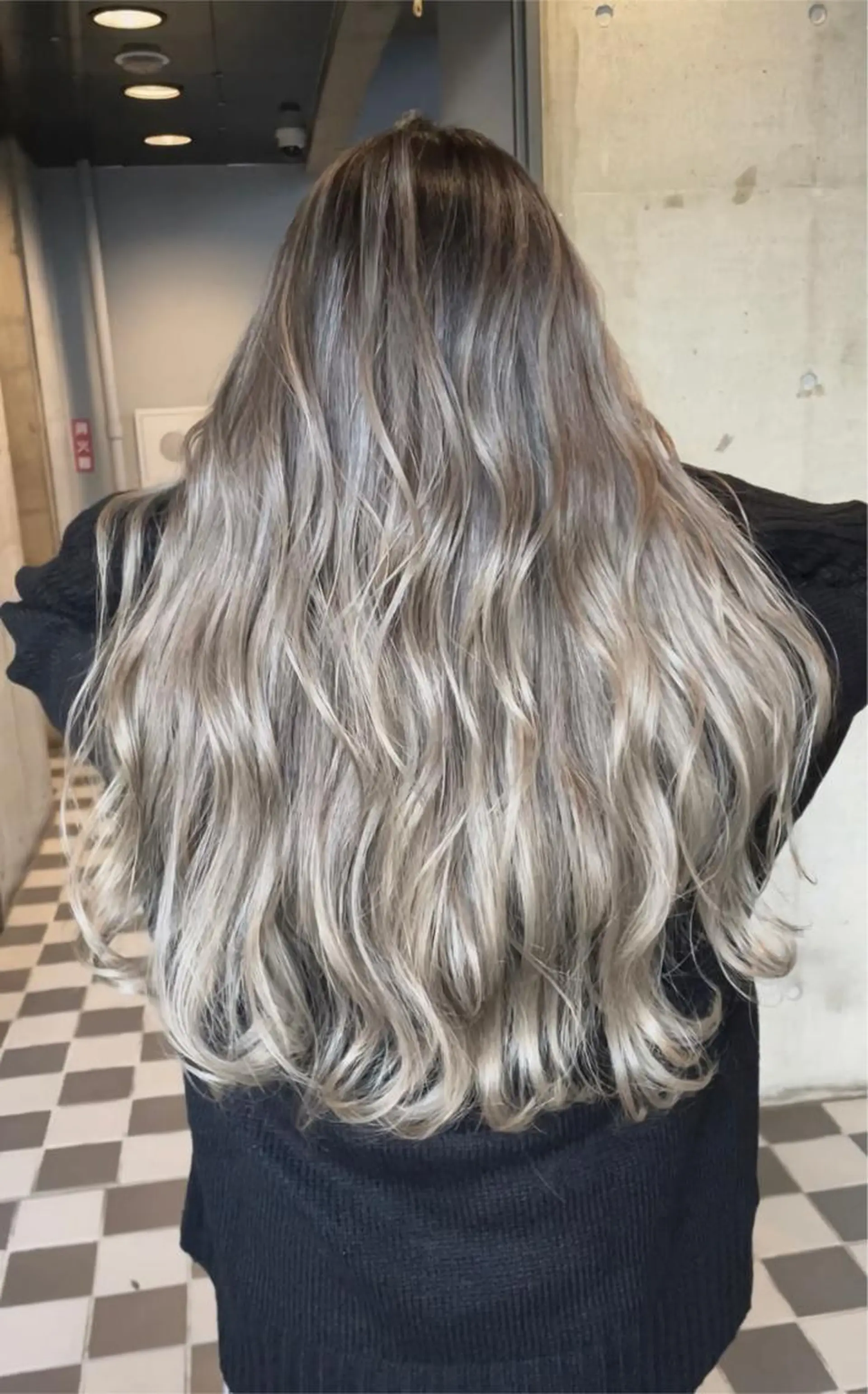 ロング カラー LUSTRE クロサワのヘアスタイル