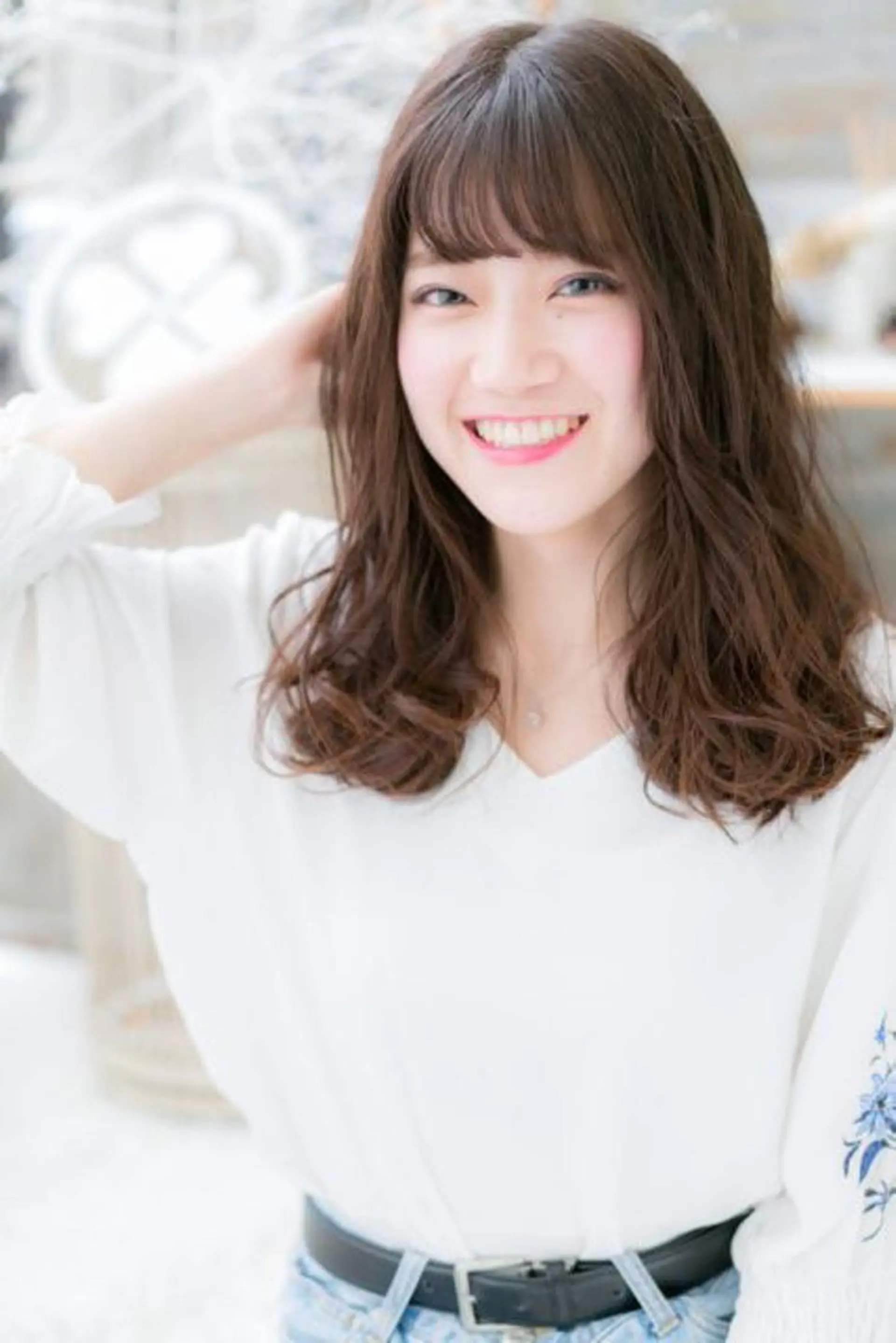 セミロング カラー パーマ 出川 宙☘️のヘアスタイル