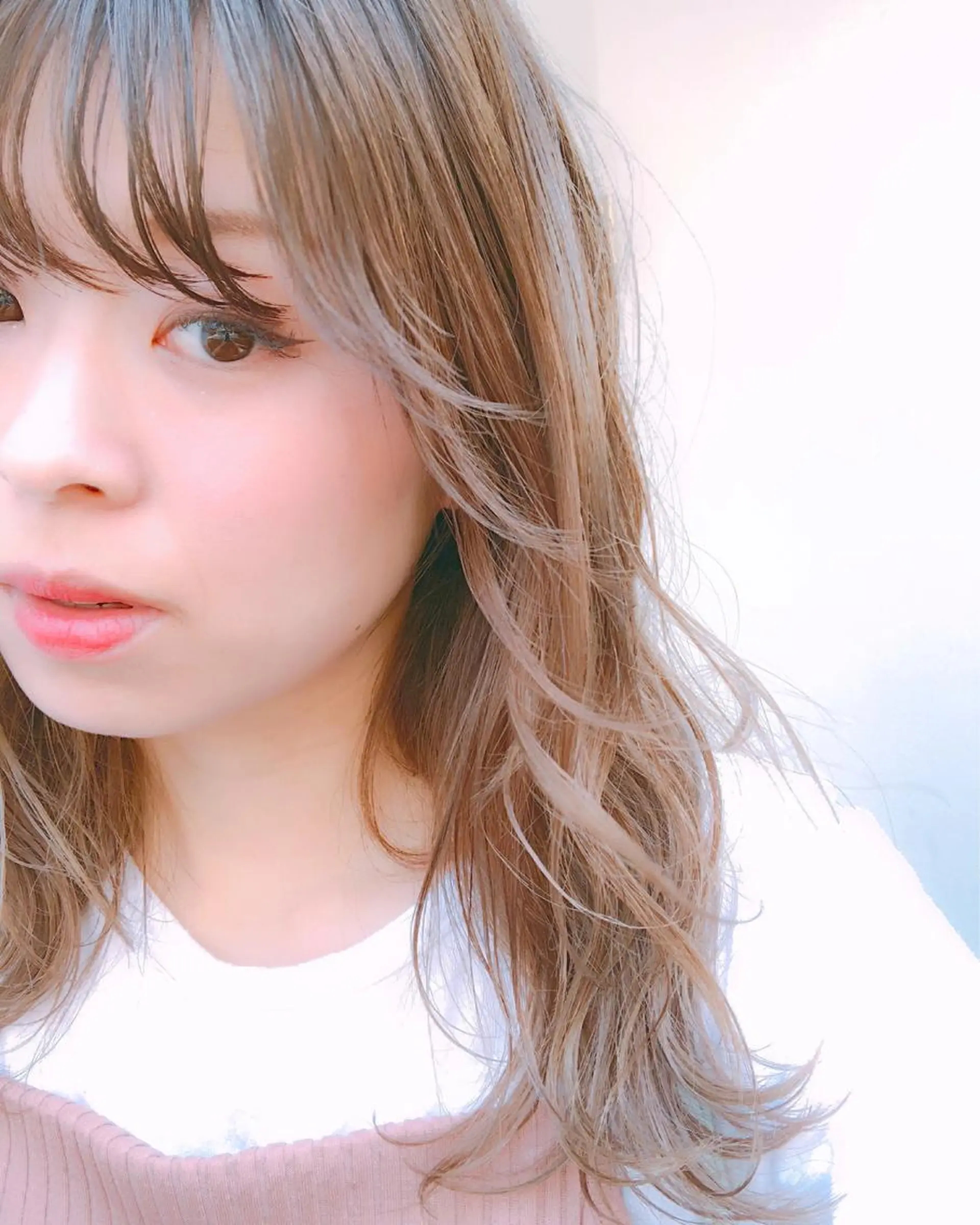 ミディアム パーマ レイヤーカット 小顔カット 小田 莉加子のヘアスタイル