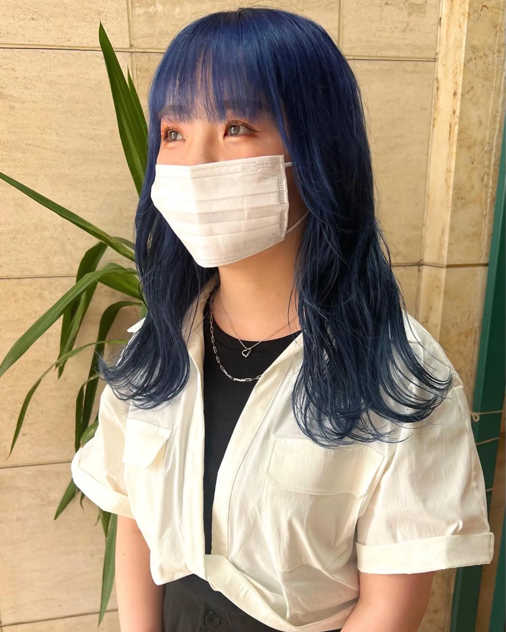 ロング カラー ブリーチ ブルーカラー ハイトーンカラー カット ヘアカラー トリートメント RAIMA ケアハイトーンのヘアスタイル