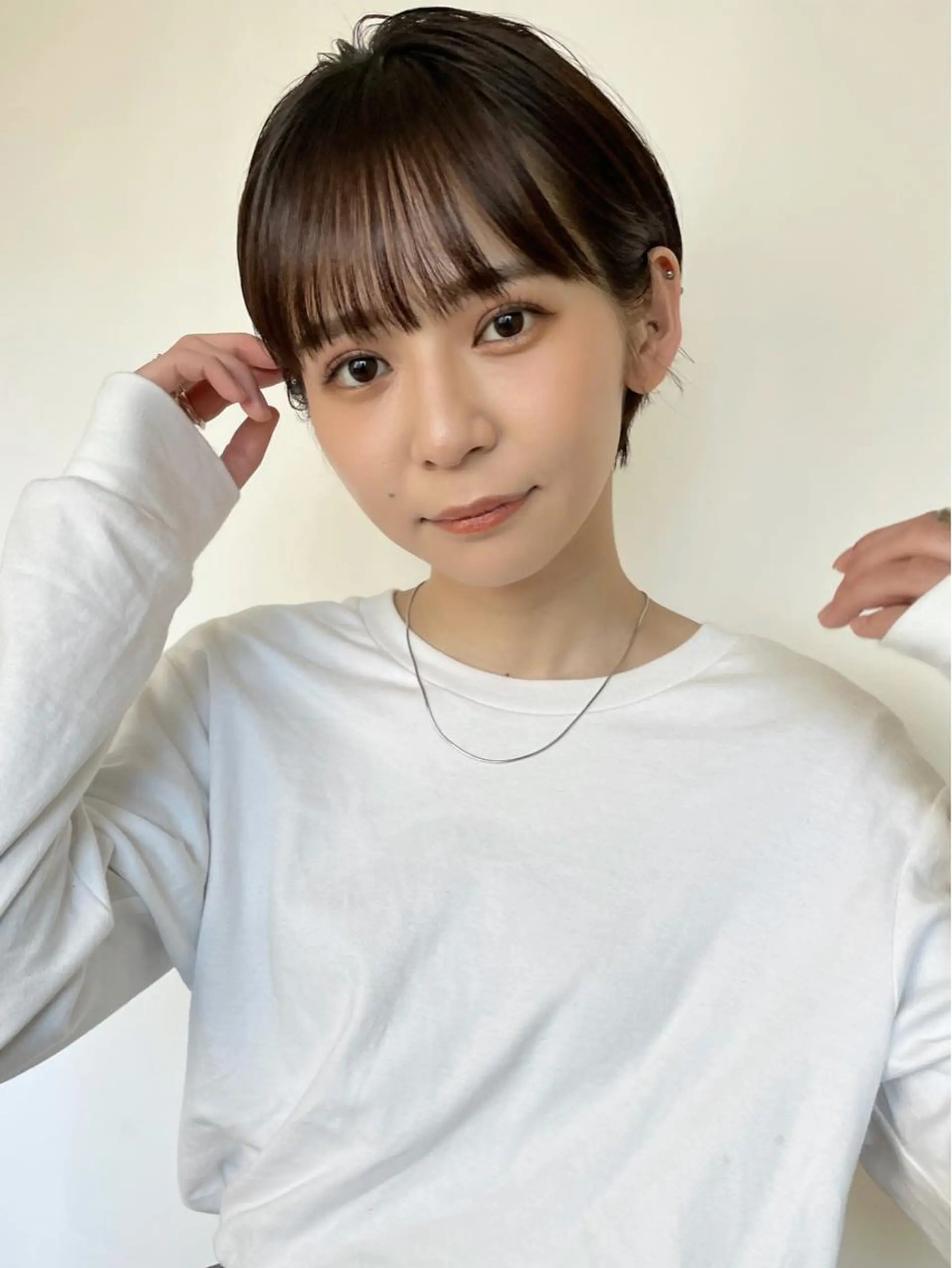 ショート カラー 高橋 愛美のヘアスタイル
