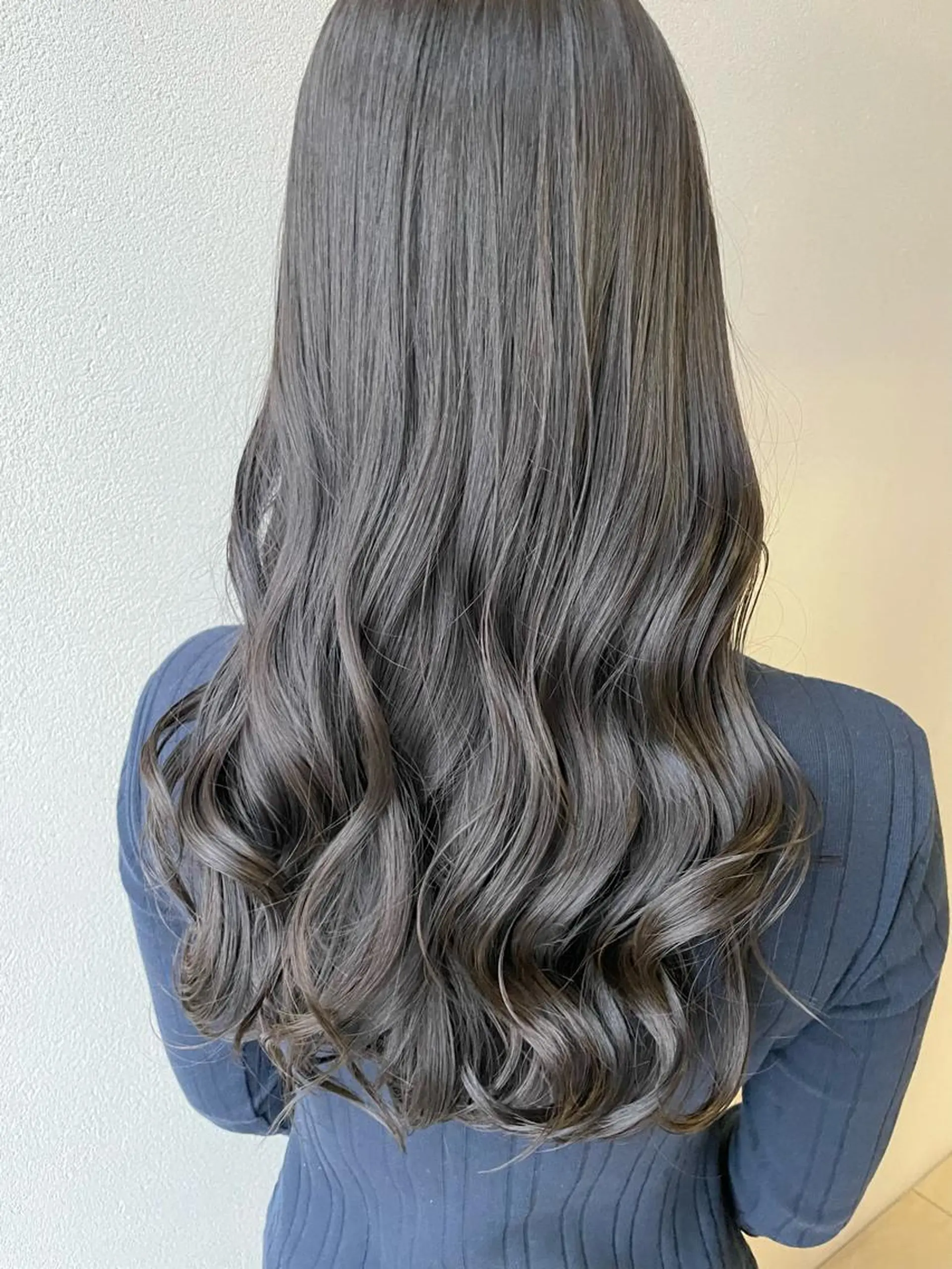 ロング カラー アッシュ ブリーチ ブリーチなしカラー ヘアカラー 沢田 瞳のヘアスタイル