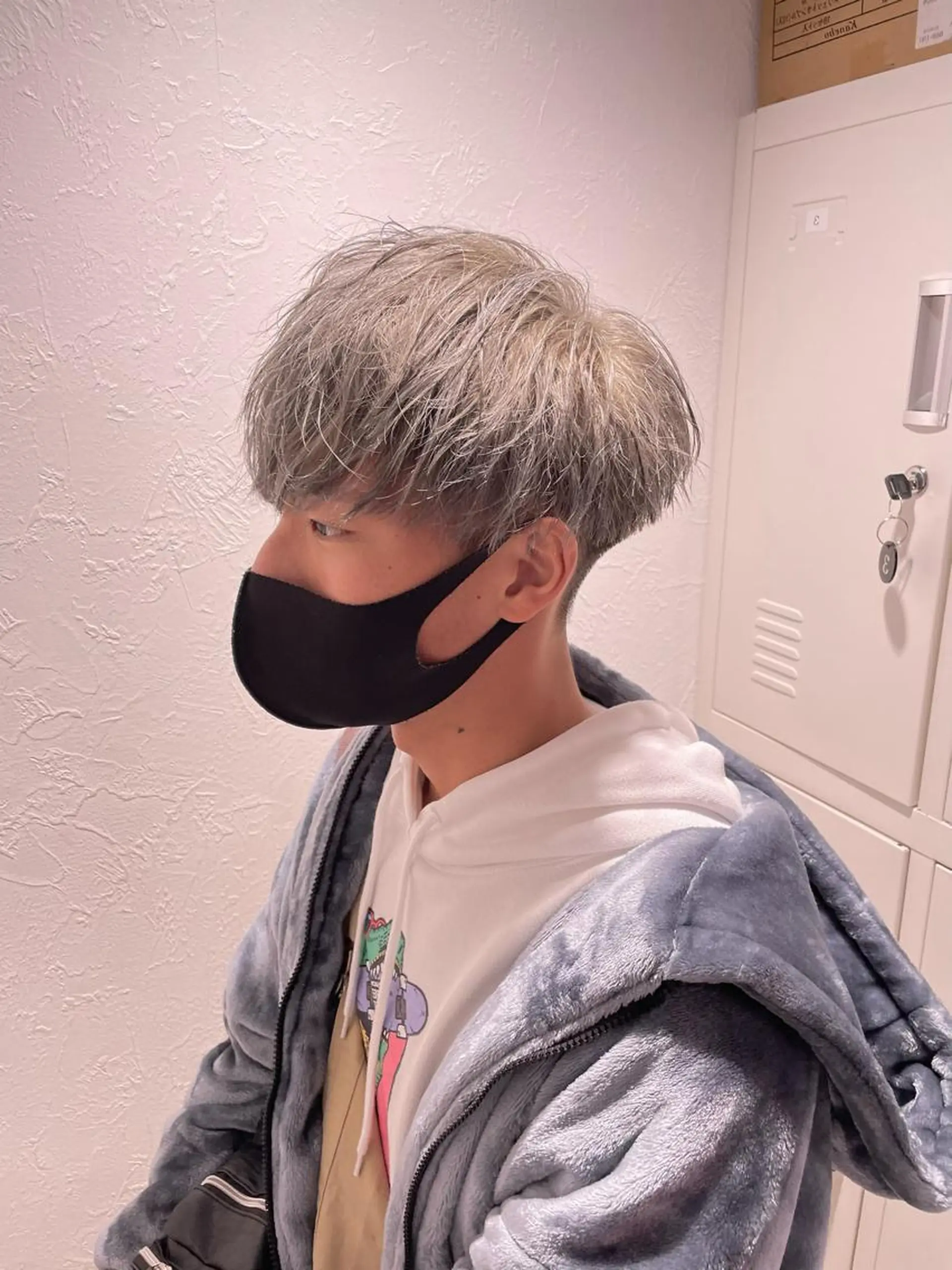 ショート カラー パーマ ヘアアレンジ キッズ ネイル マツエク・マツパ ハンサムショート ハイトーンカラー マッシュヘア ショートヘア 縮毛矯正 カット ヘアカラー トリートメント ヘッドスパ ヘアセット スパイキー/フェザー /波巻き/かいとのヘアスタイル