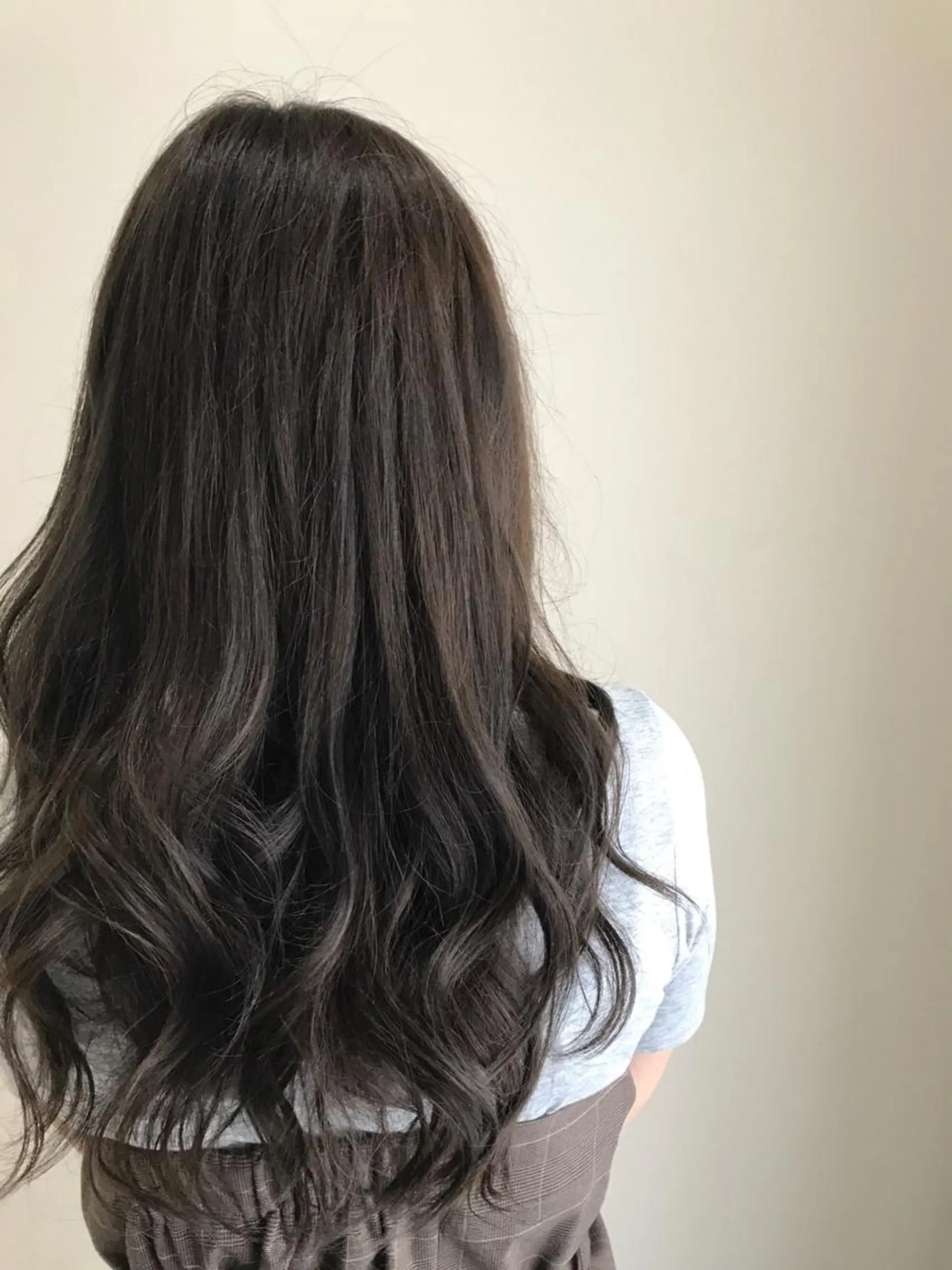 セミロング カラー パーマ ヘアアレンジ メンズ キッズ ネイル マツエク・マツパ アッシュ アッシュグレー アッシュグレージュ 透明感カラー グレージュ 福壽 優奈のヘアスタイル