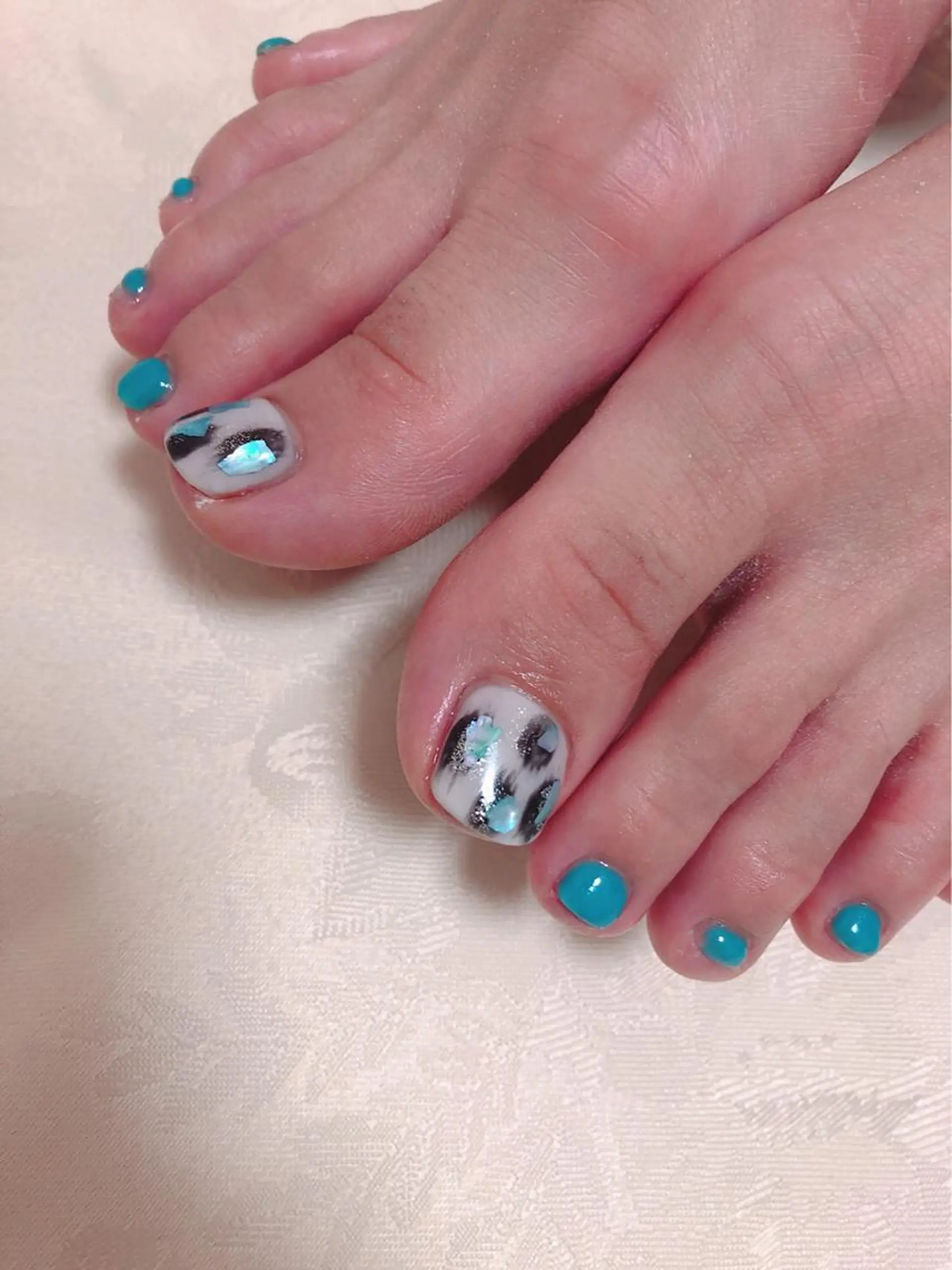 ネイル アートネイル 長さ出し フットネイル グリーン ニュアンスネイル Lily Roseスタッフ一同のマツエク・マツパデザイン