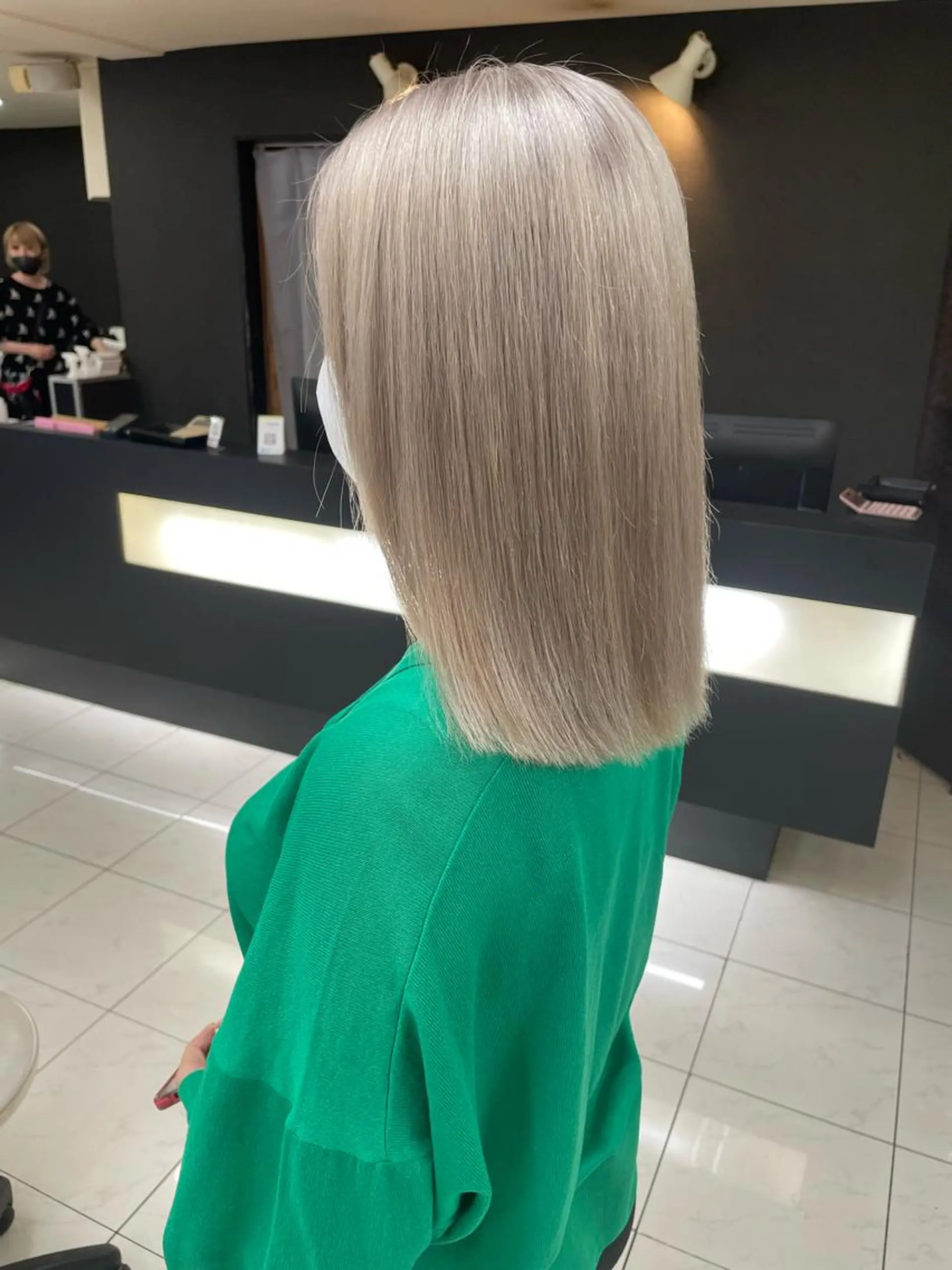 ミディアム カラー ヘアカラー トリートメント ハイトーンエクステ 🎩カズキ🎩のヘアスタイル