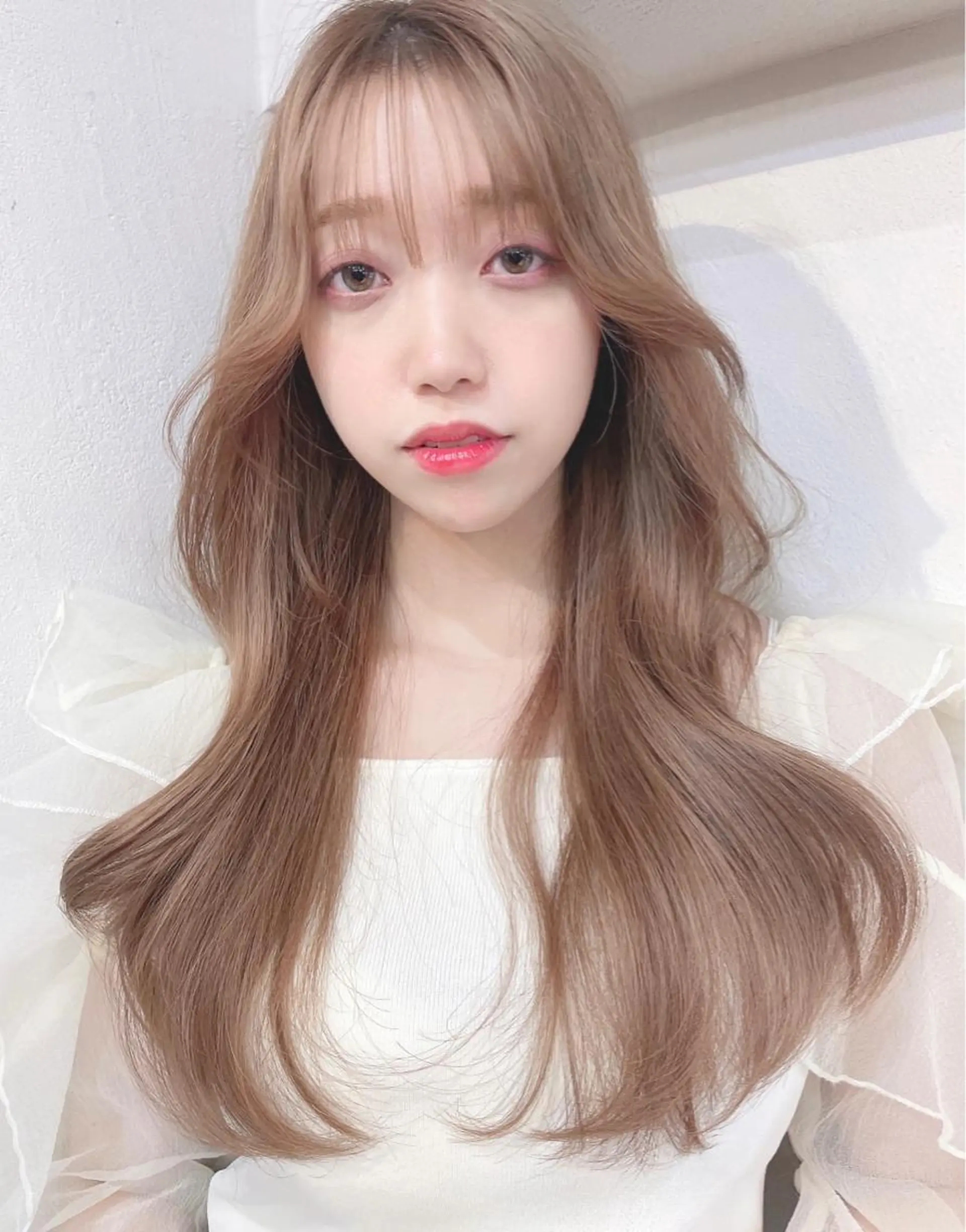 ロング カラー 韓国風ヘア レイヤーカット おくれ毛 サイドバング ヘアセット レイヤーカット、 大人可愛い　中村美羅のヘアスタイル