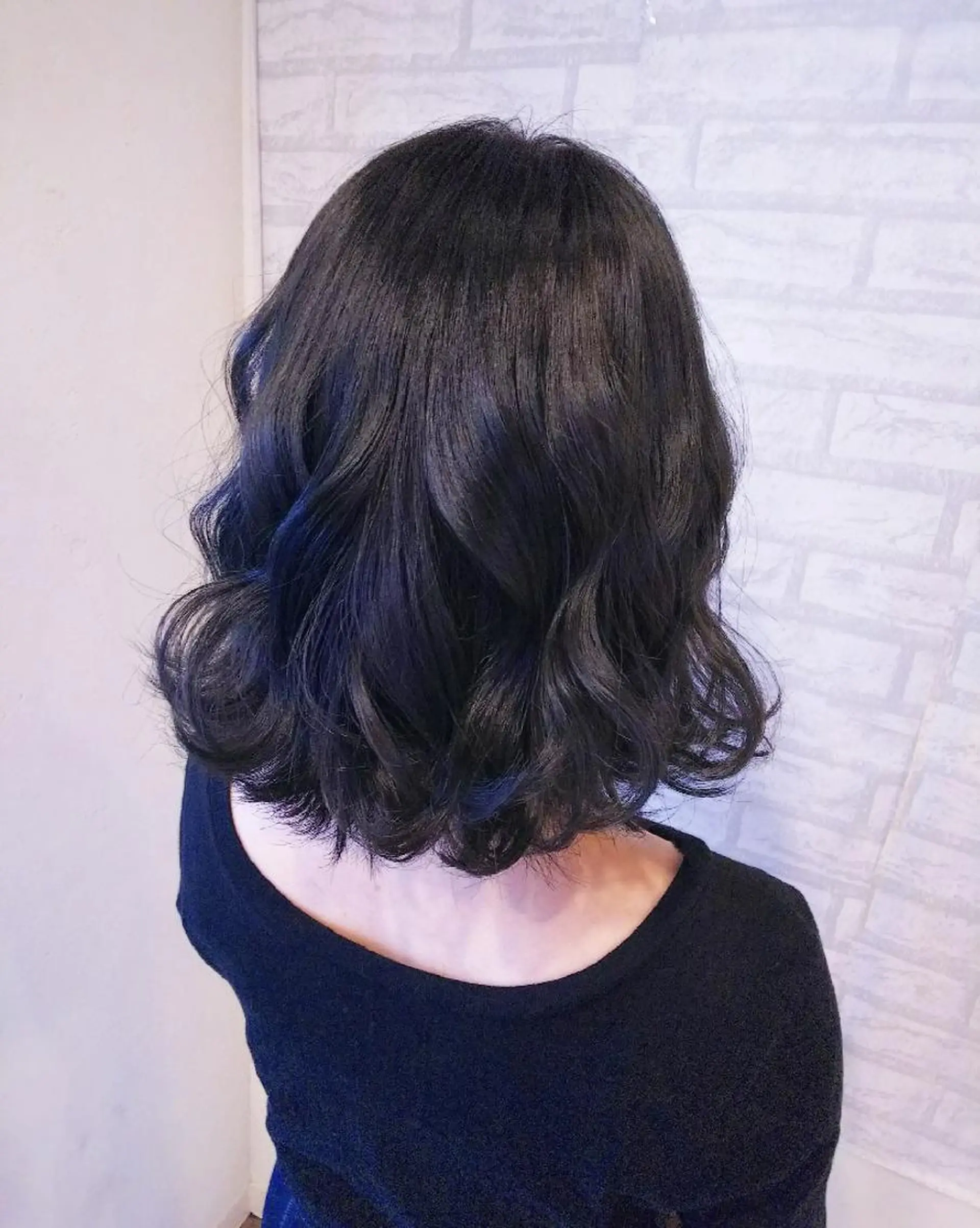 ミディアム カラー アッシュ ブルーカラー ブルーアッシュ JIL BLAN 京都所属・RU RIのヘアスタイル