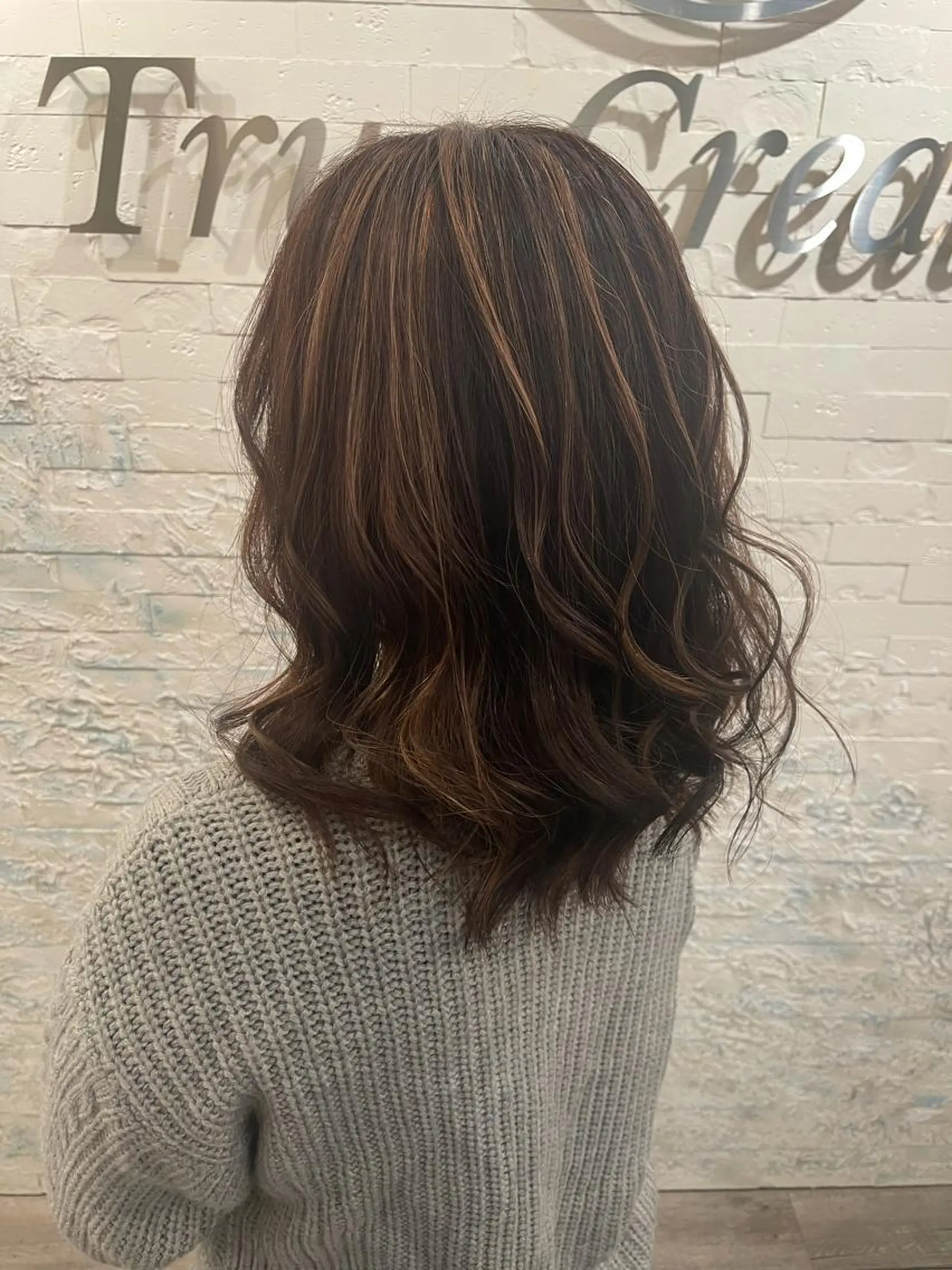 ミディアム ハイトーン ／ レイヤー/吉田陸斗のヘアスタイル