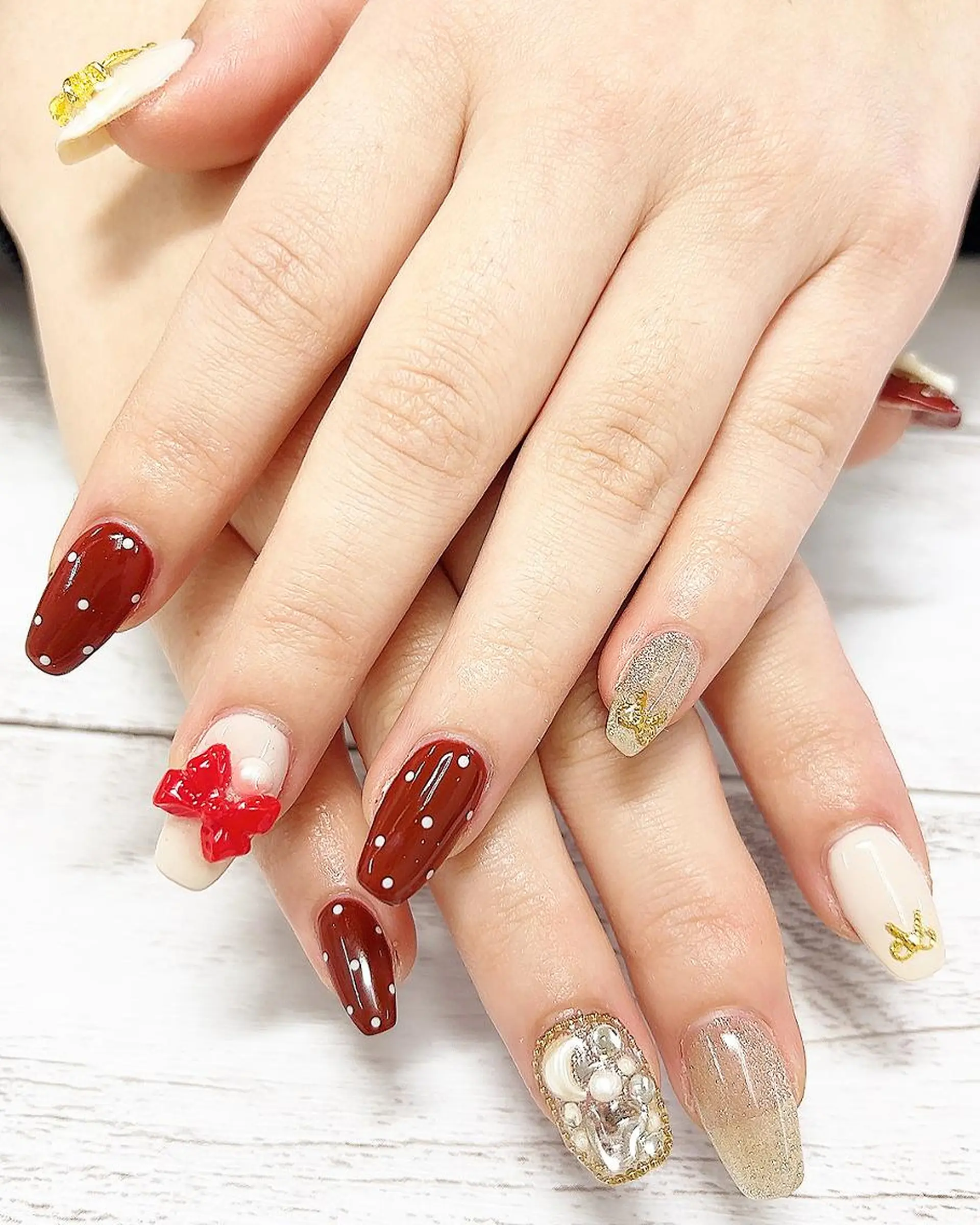 ネイル オーロラネイル チークネイル フットネイル フレンチネイル ジェルネイル ハンドネイル リラネイル すみれのネイルデザイン