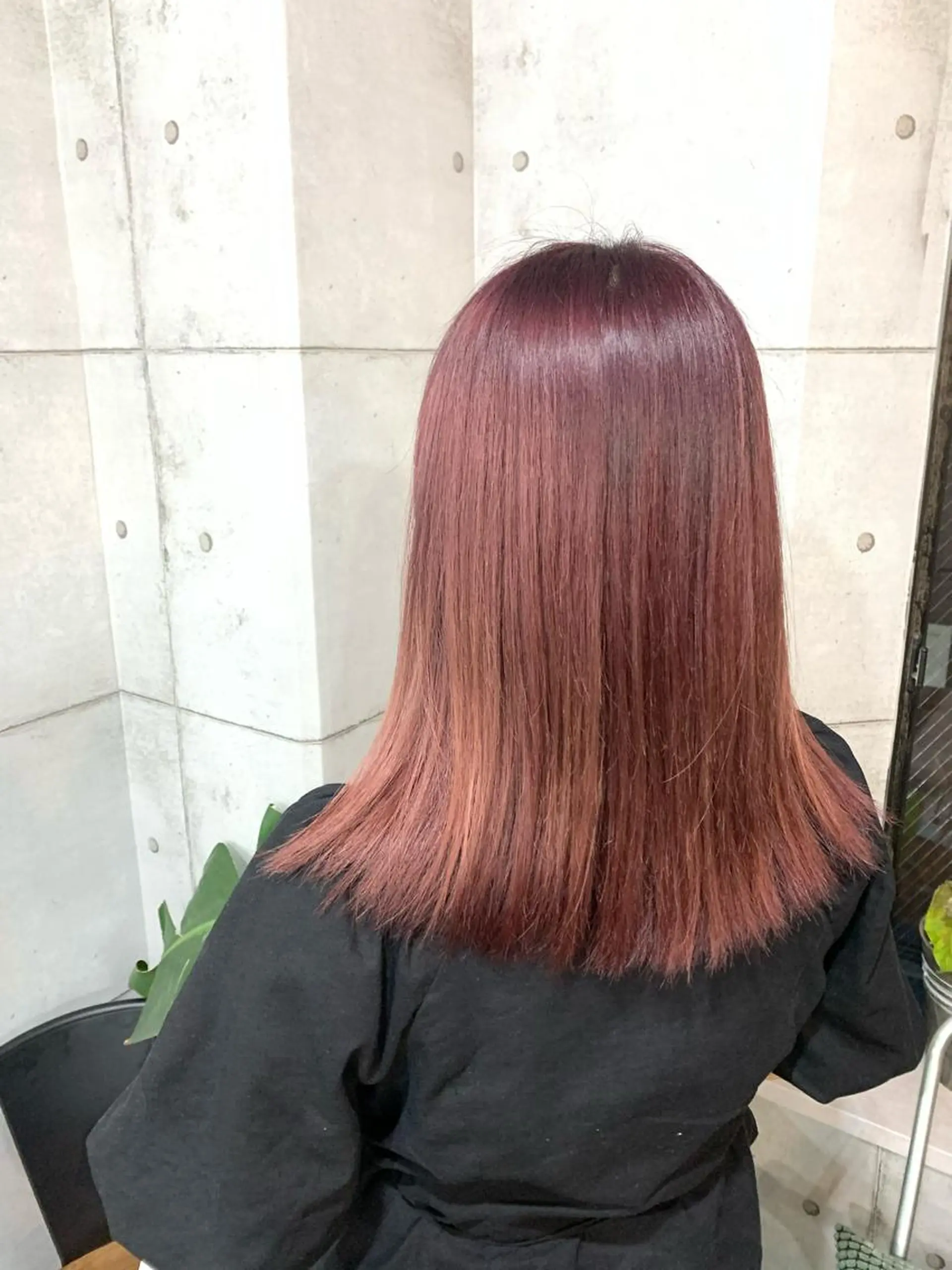 ミディアム カラー パーマ ヘアアレンジ メンズ キッズ ネイル マツエク・マツパ 切りっぱなしヘアボブ ミディアムヘアRYOのヘアスタイル