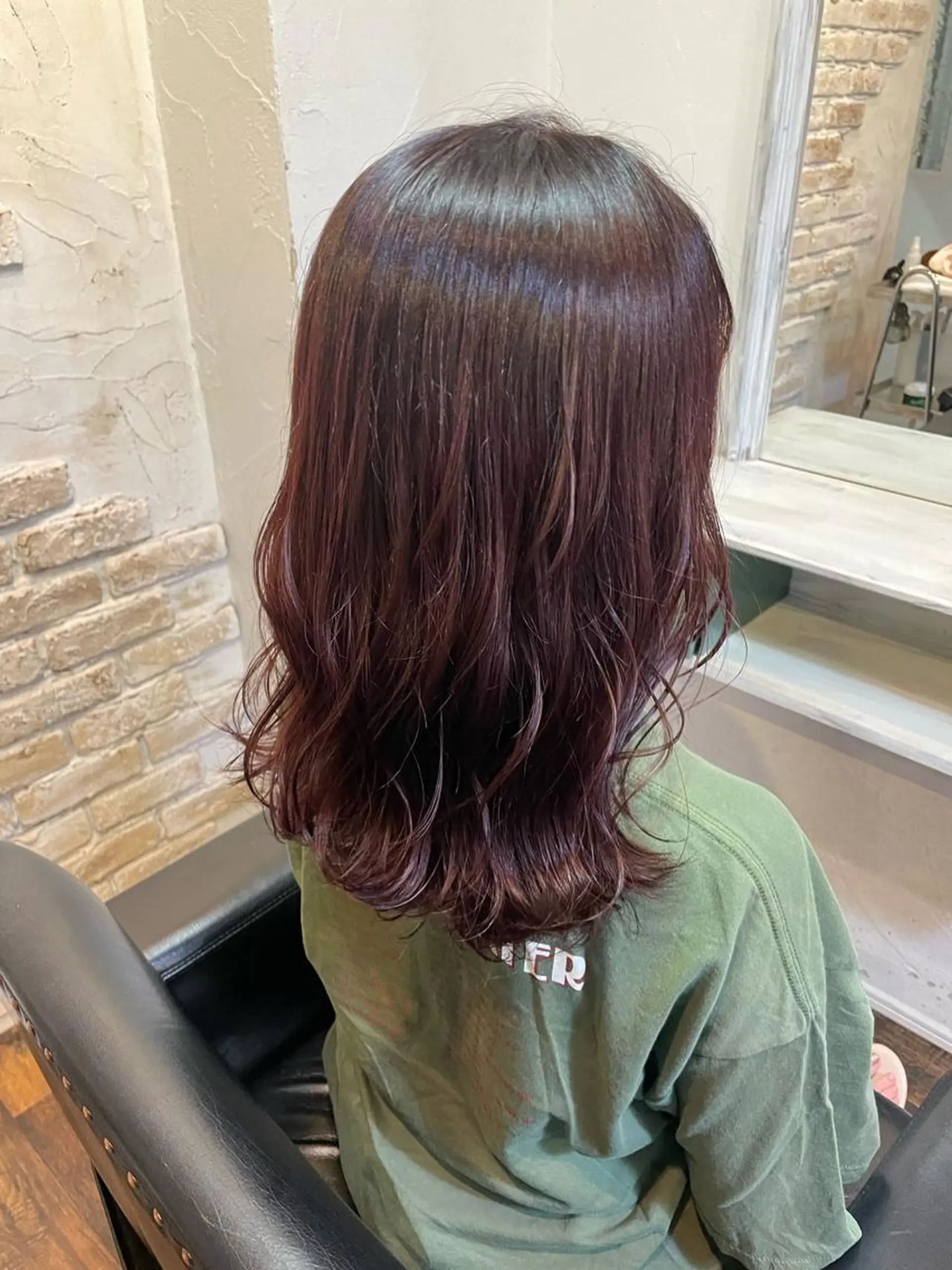 ミディアム Babylone 飯尾 香音のヘアスタイル