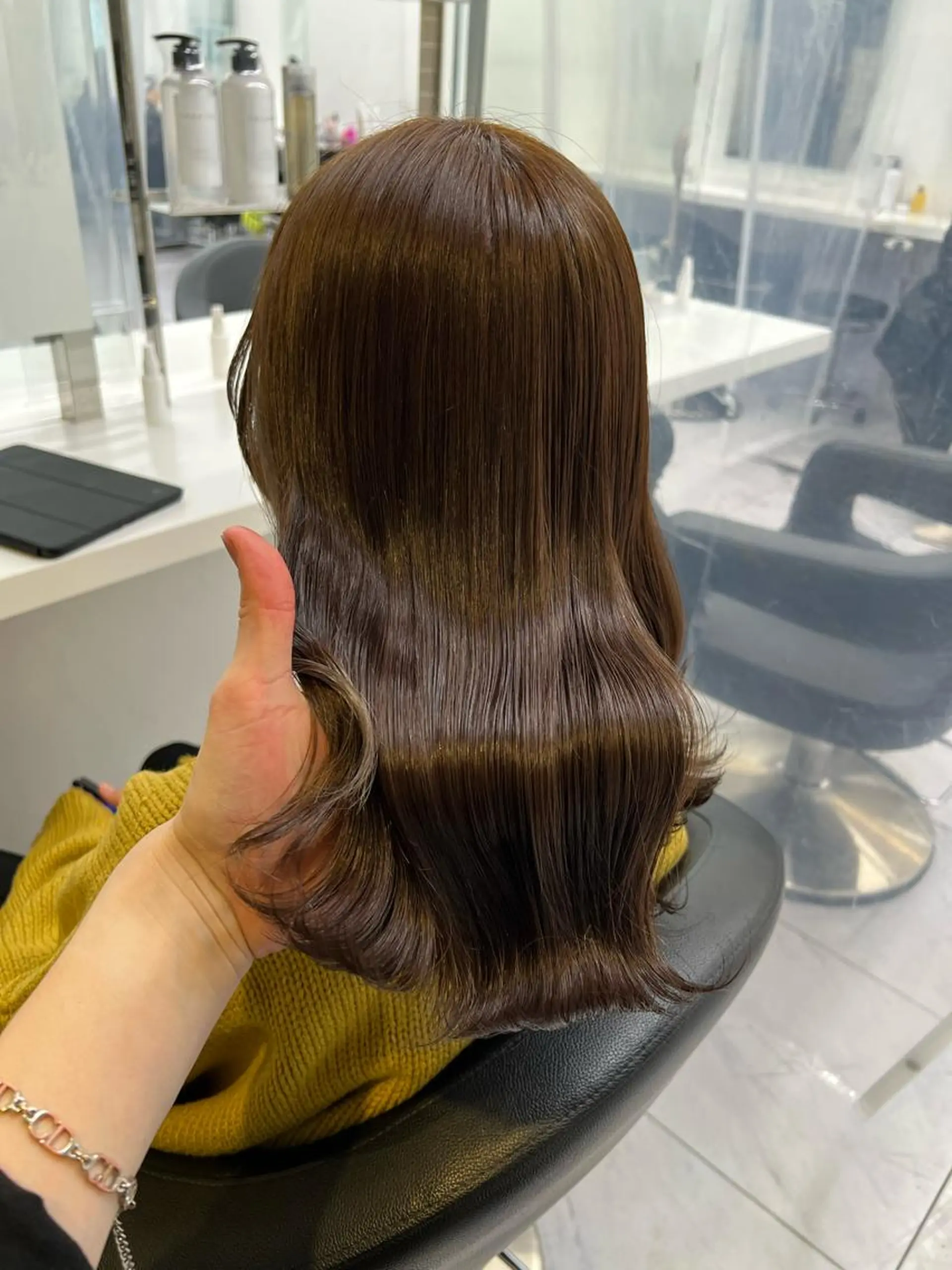 セミロング パーマ ヘアアレンジ メンズ マツエク・マツパ カット ヘアカラー トリートメント ヘッドスパ ヘアセット 韓国風ベージュ🤎 赤みなし🌿横浜🤎のヘアスタイル