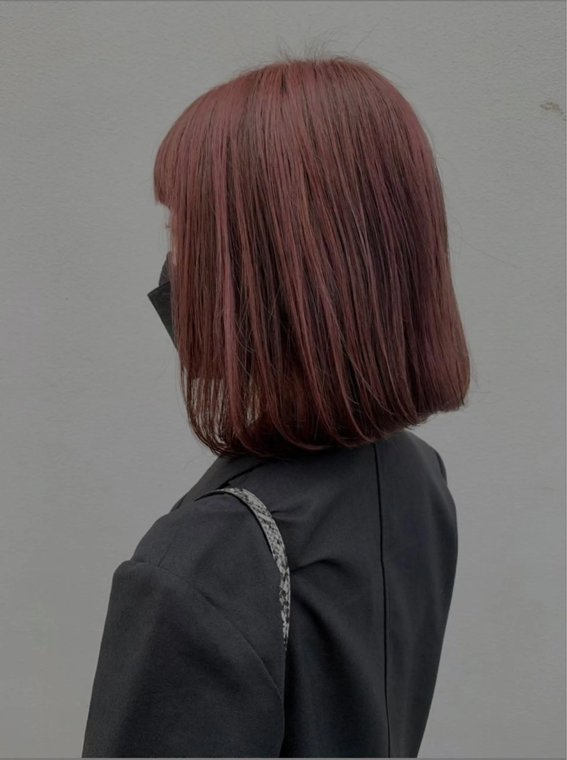 ミディアム 🩶EM ILY🩶のヘアスタイル