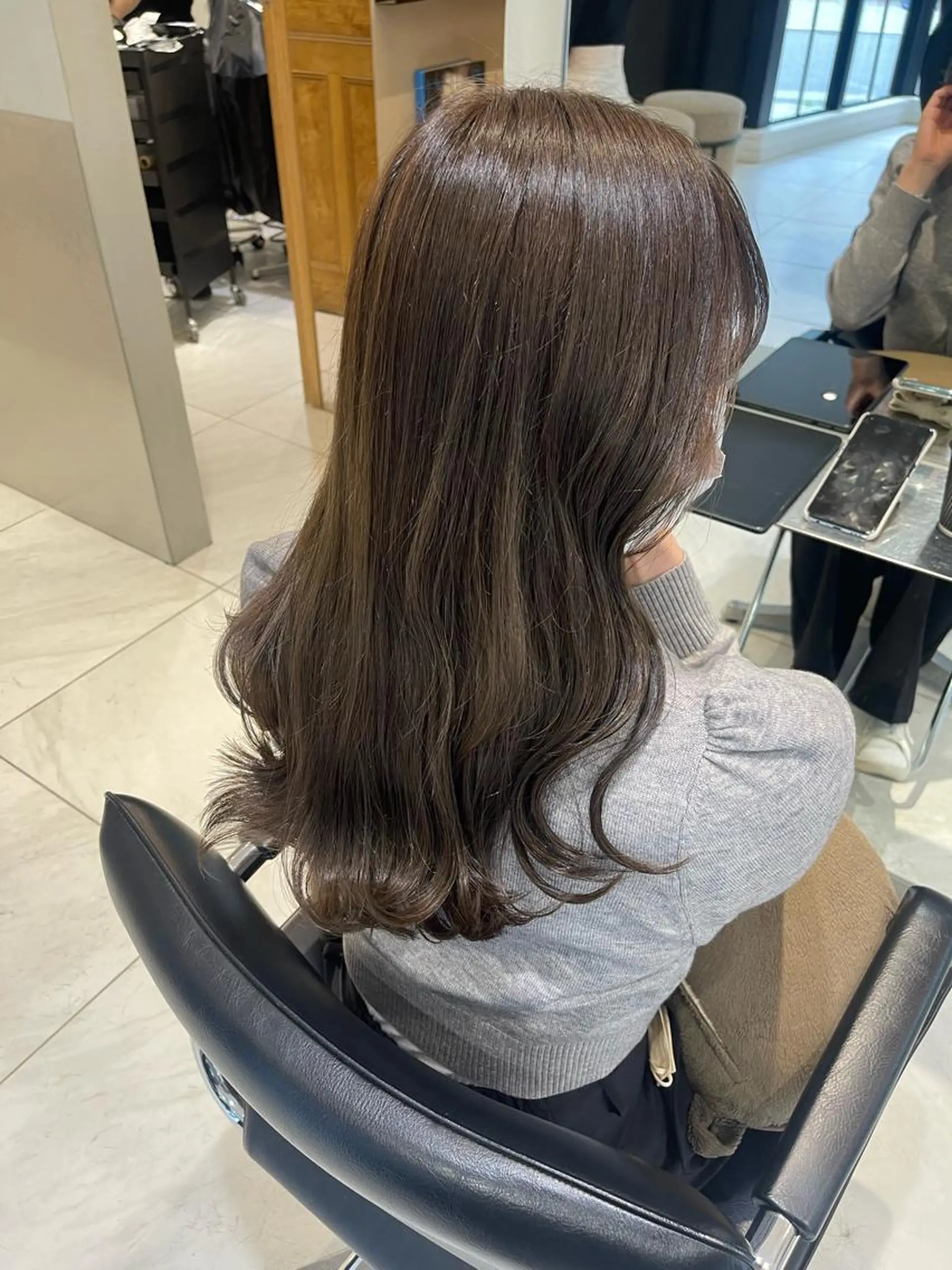 ロング カラー オリーブグレー ラベンダー/レイヤー スタイル🤎mamiのヘアスタイル