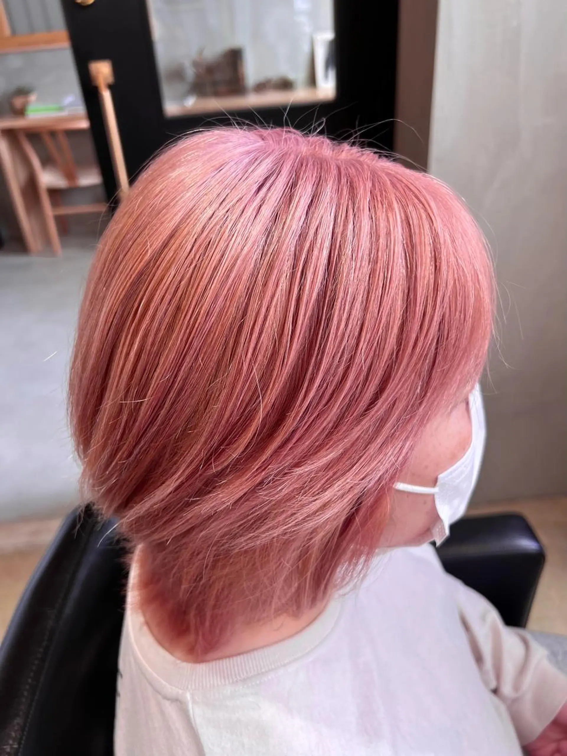 ショート カラー ハイライトカラー イルミナカラー ボブ ハイライト 髪質改善 シンヤヘアーズ 泉大津本店のヘアスタイル