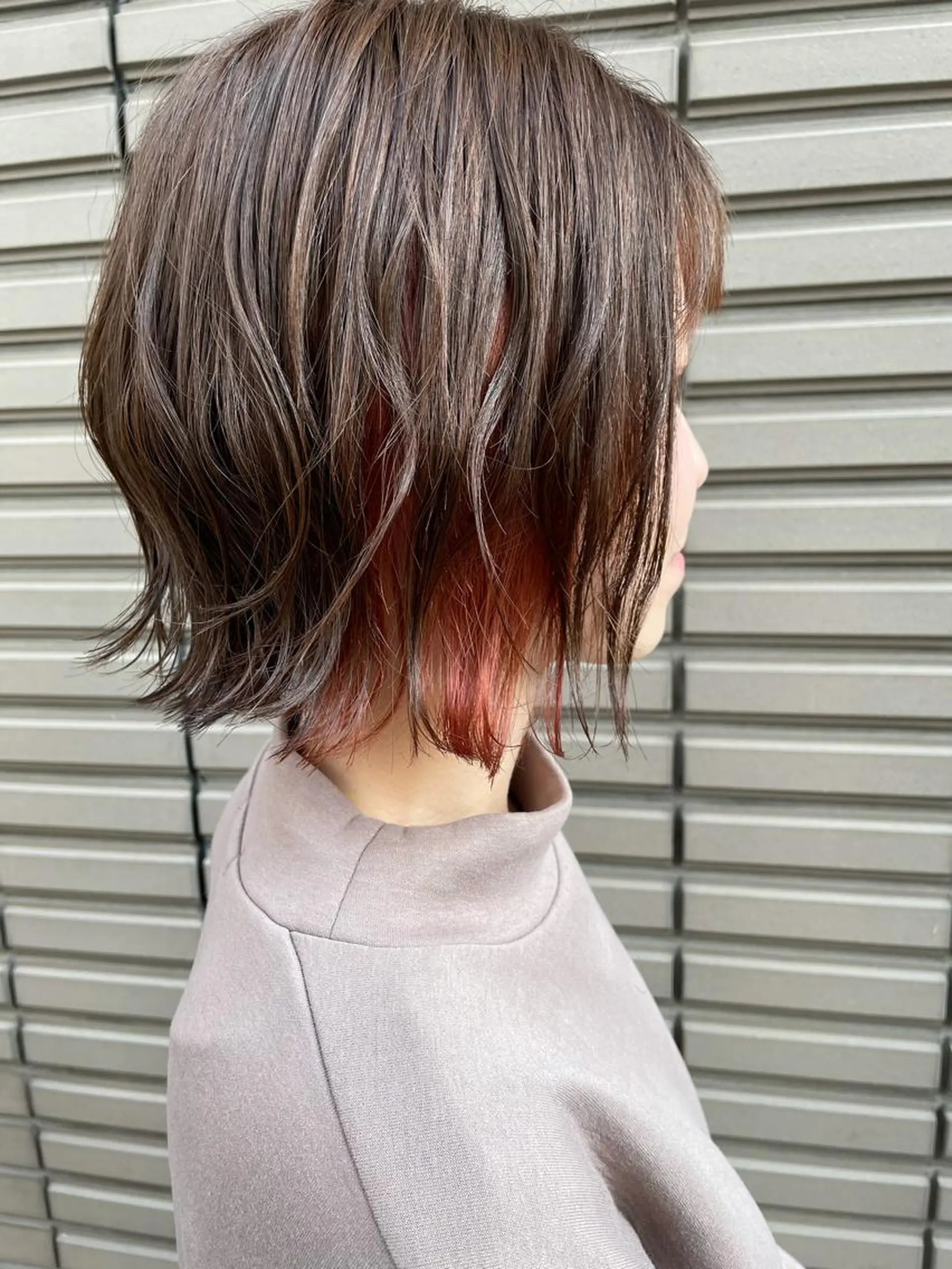 ショート カラー 切りっぱなしボブ グレージュ インナーカラー ピンクカラー ボブ ハイライト／艶カラー 大河シンジのヘアスタイル