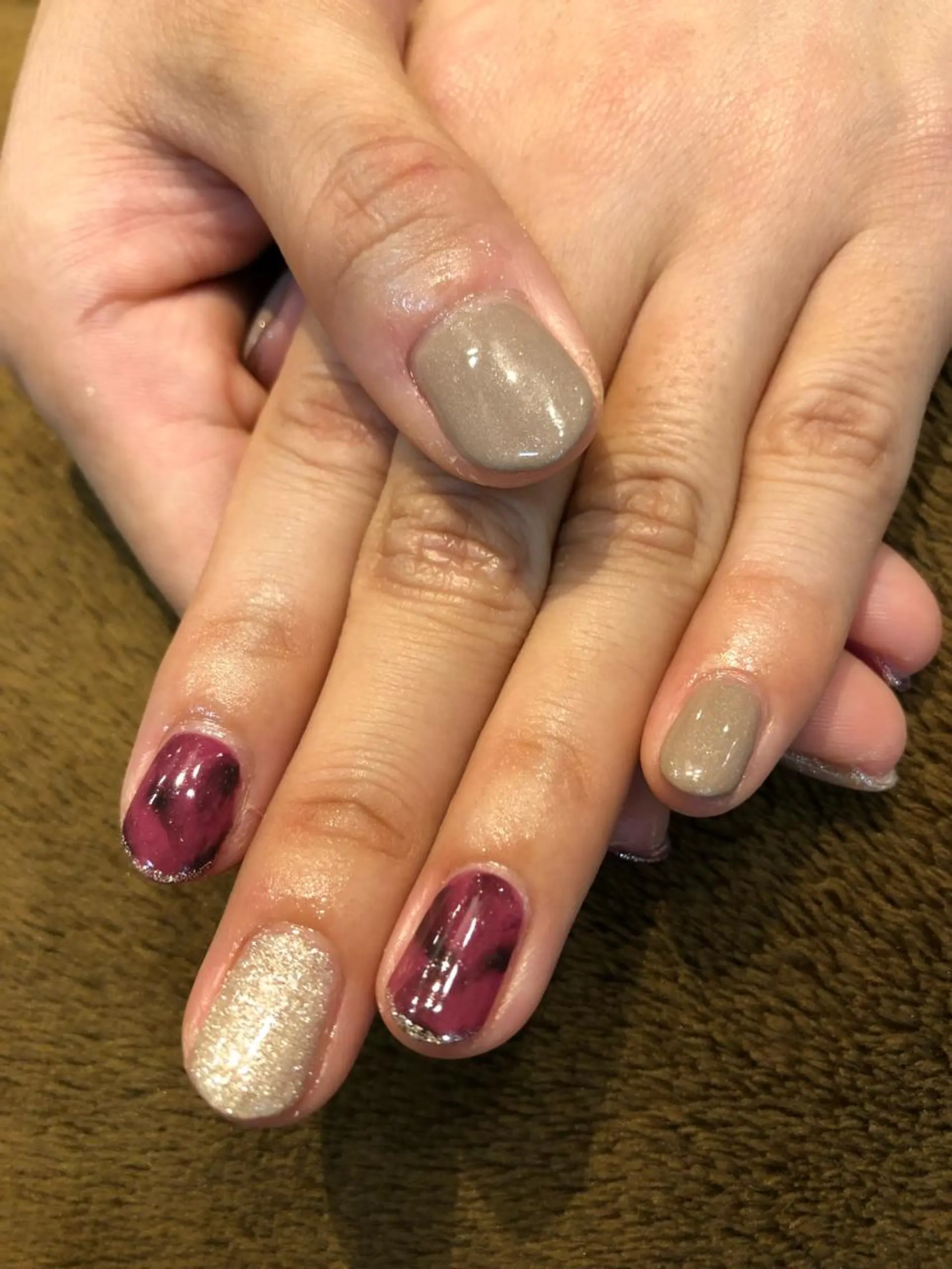 ネイル アートネイル べっ甲ネイル 赤色 🐰 坂本 麗 🐰の眉毛・アイブロウイメージ