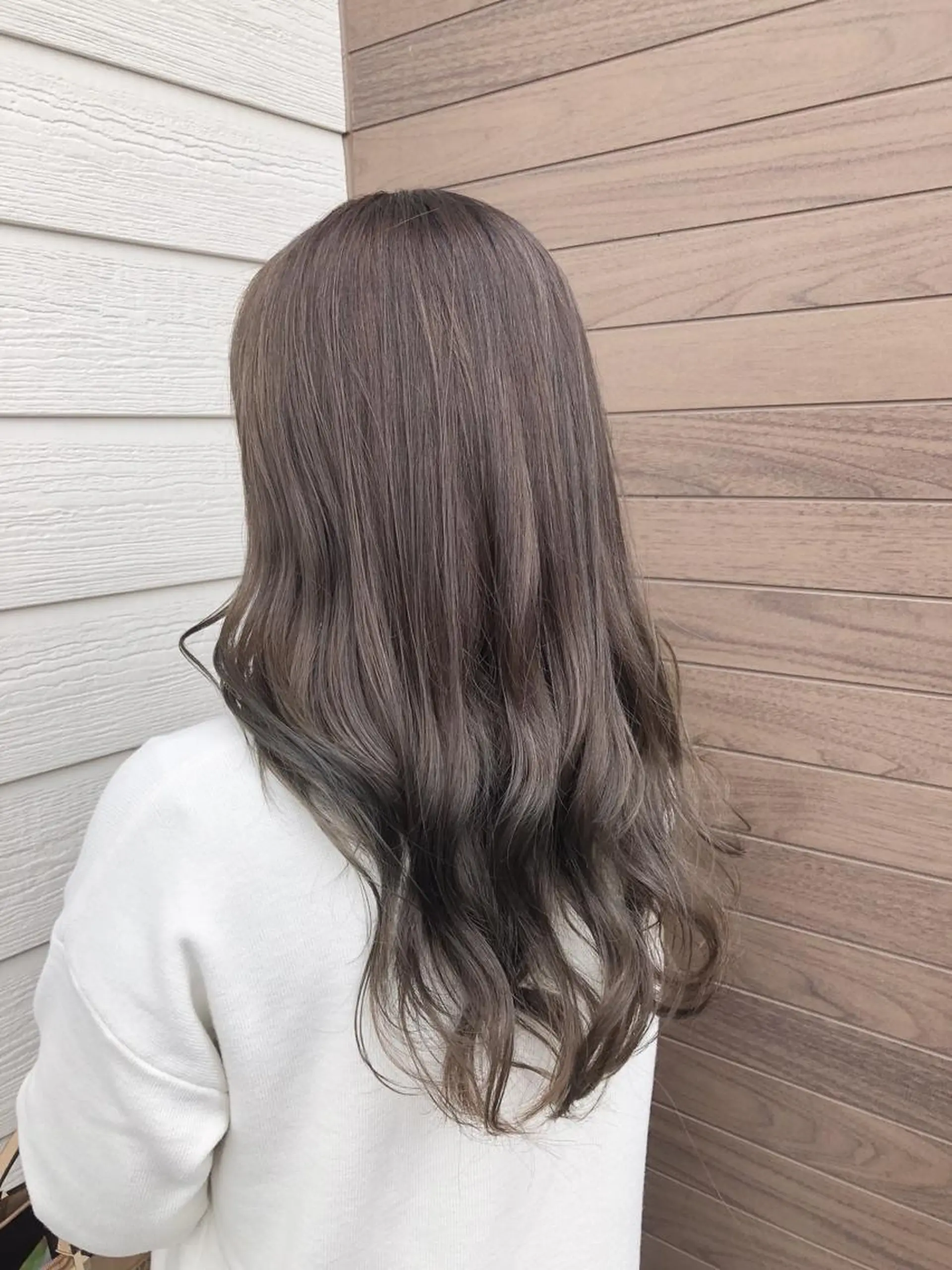ロング カラー グレージュ オリーブグレージュ オリーブグレー ayumi ／透明感カラーのヘアスタイル