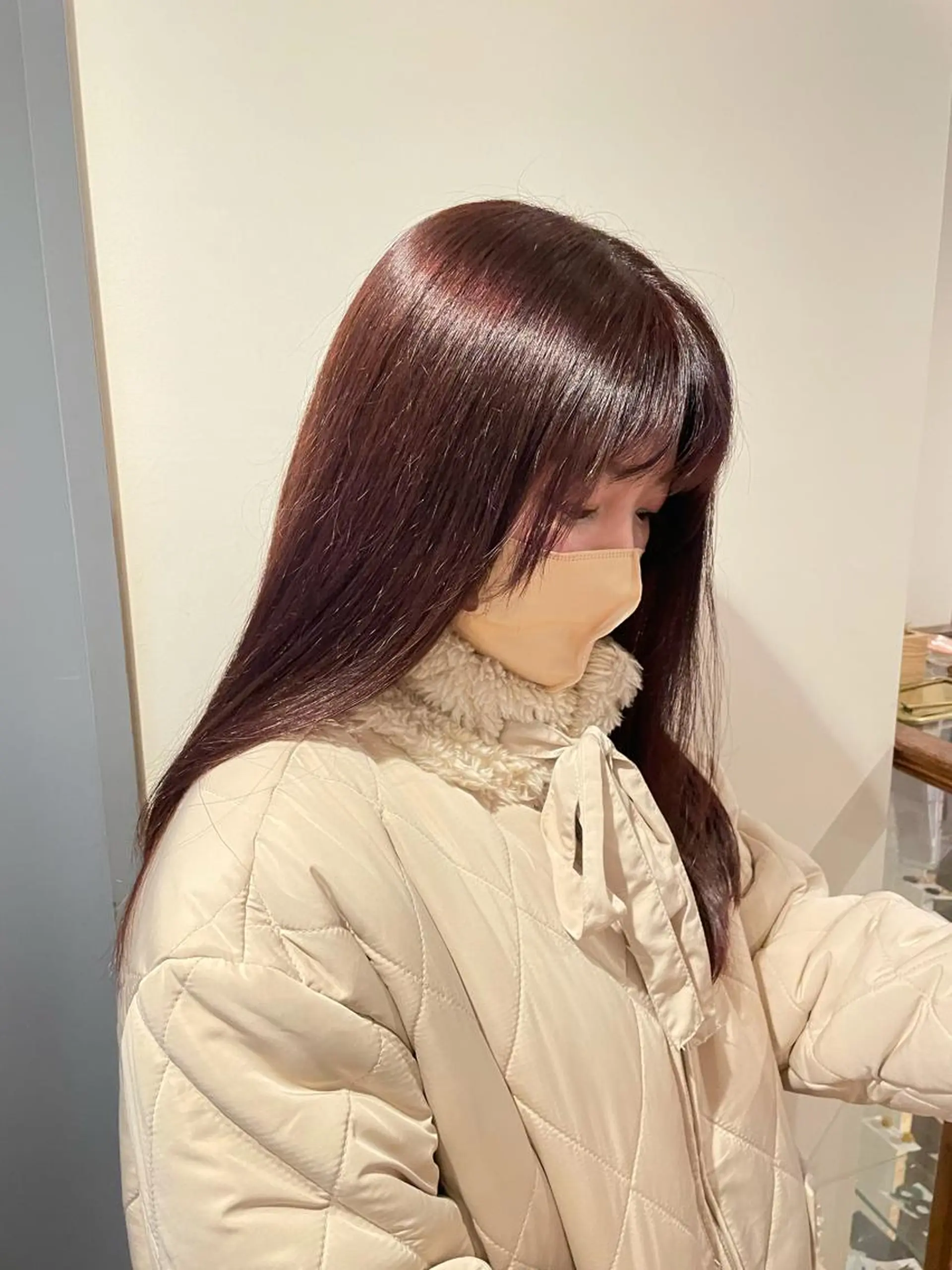 セミロング あやか/ベージュ /透け感カラーのヘアスタイル
