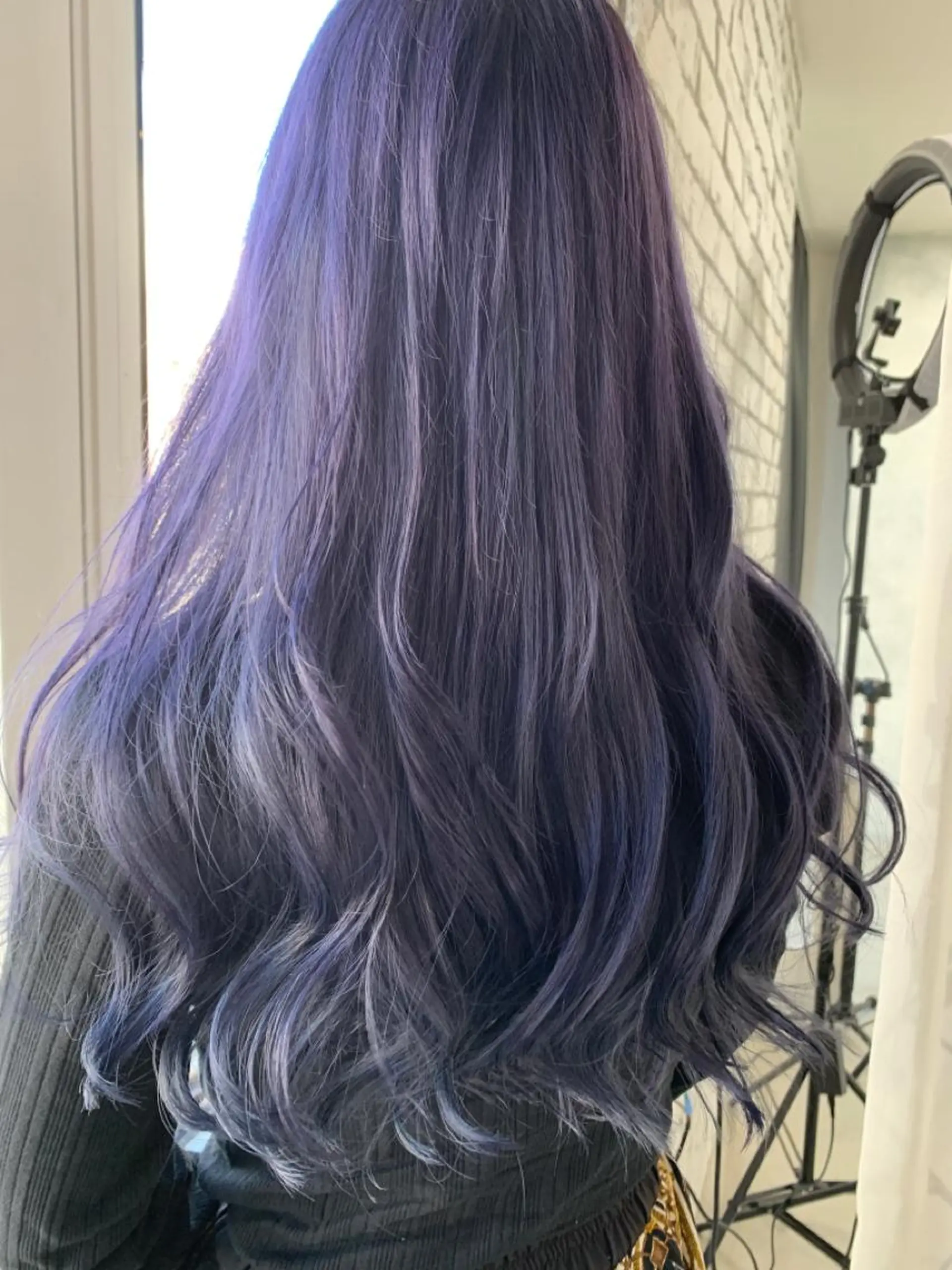 ロング カラー アディクシーカラー ブルーカラー ブルージュ バイオレットカラー ヘアカラー トリートメント LUXBE LUCEのヘアスタイル