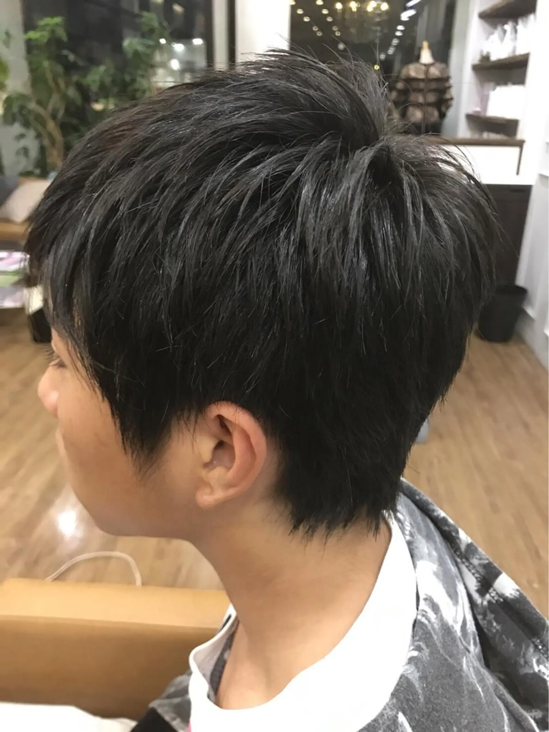 ショート メンズ 刈り上げ 新井 友菜のヘアスタイル