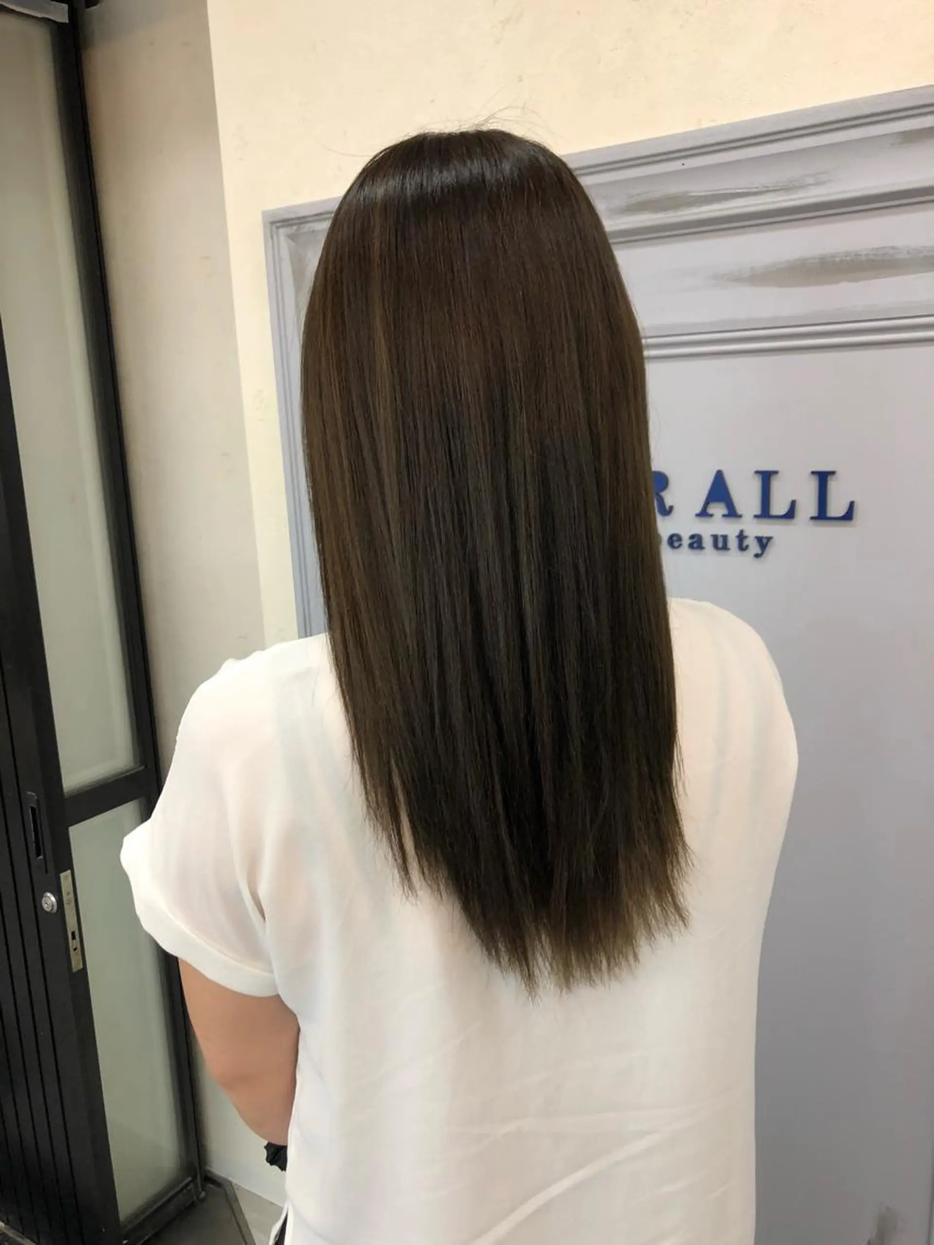 カラー 小島嵩人 縮毛矯正 髪質改善のヘアスタイル