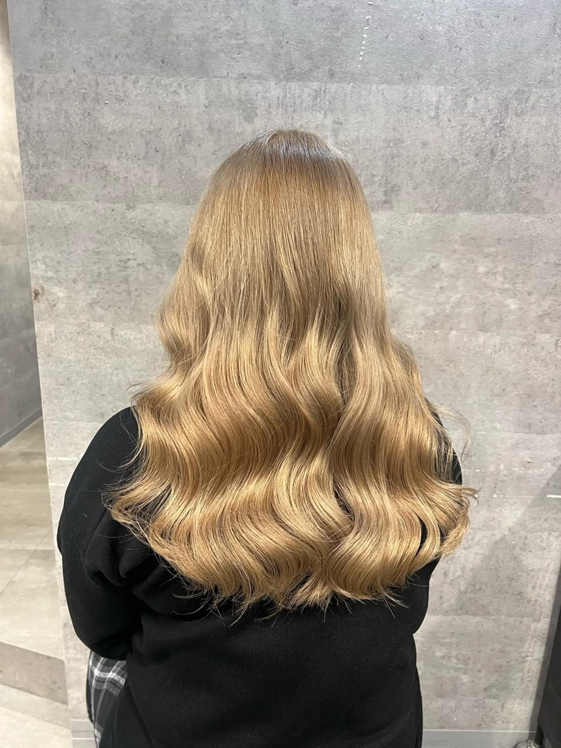 ロング 難波/ハイトーン 🦋AOI🦋のヘアスタイル