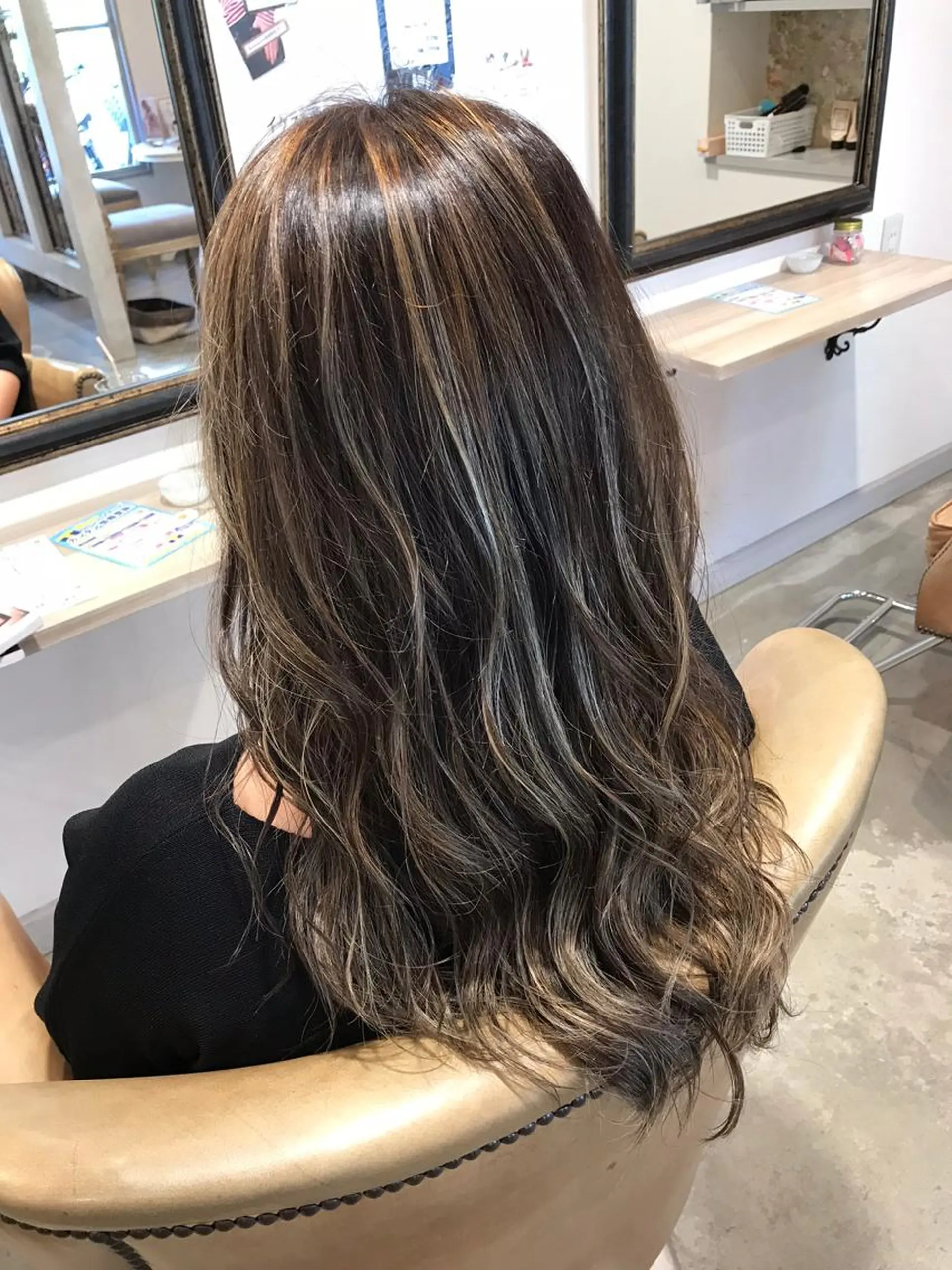 ロング カラー パーマ ヘアアレンジ キッズ ネイル マツエク・マツパ グレージュ ハイライトカラー ハイライト ヘアカラー トリートメント 韓国♡ハイライト ♡YURIのヘアスタイル