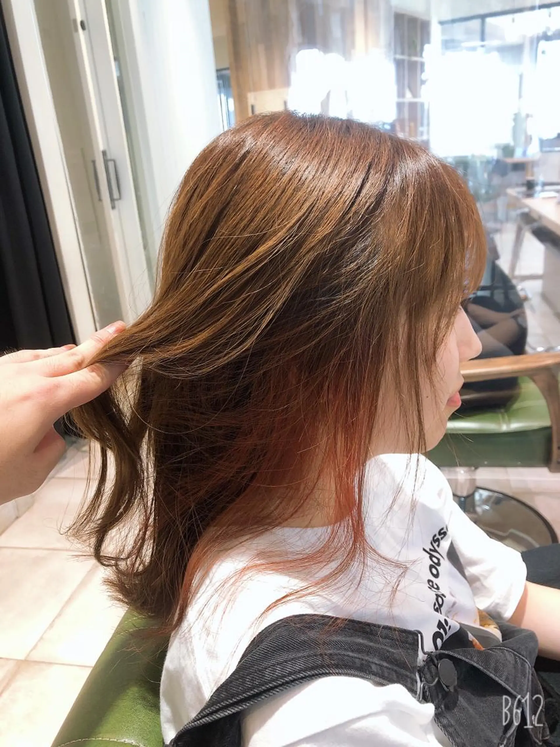セミロング カラー ブリーチ デザインカラー ダブルカラー イヤリングカラー ブリーチなしカラー EARTH志木/佐藤 氷河のヘアスタイル