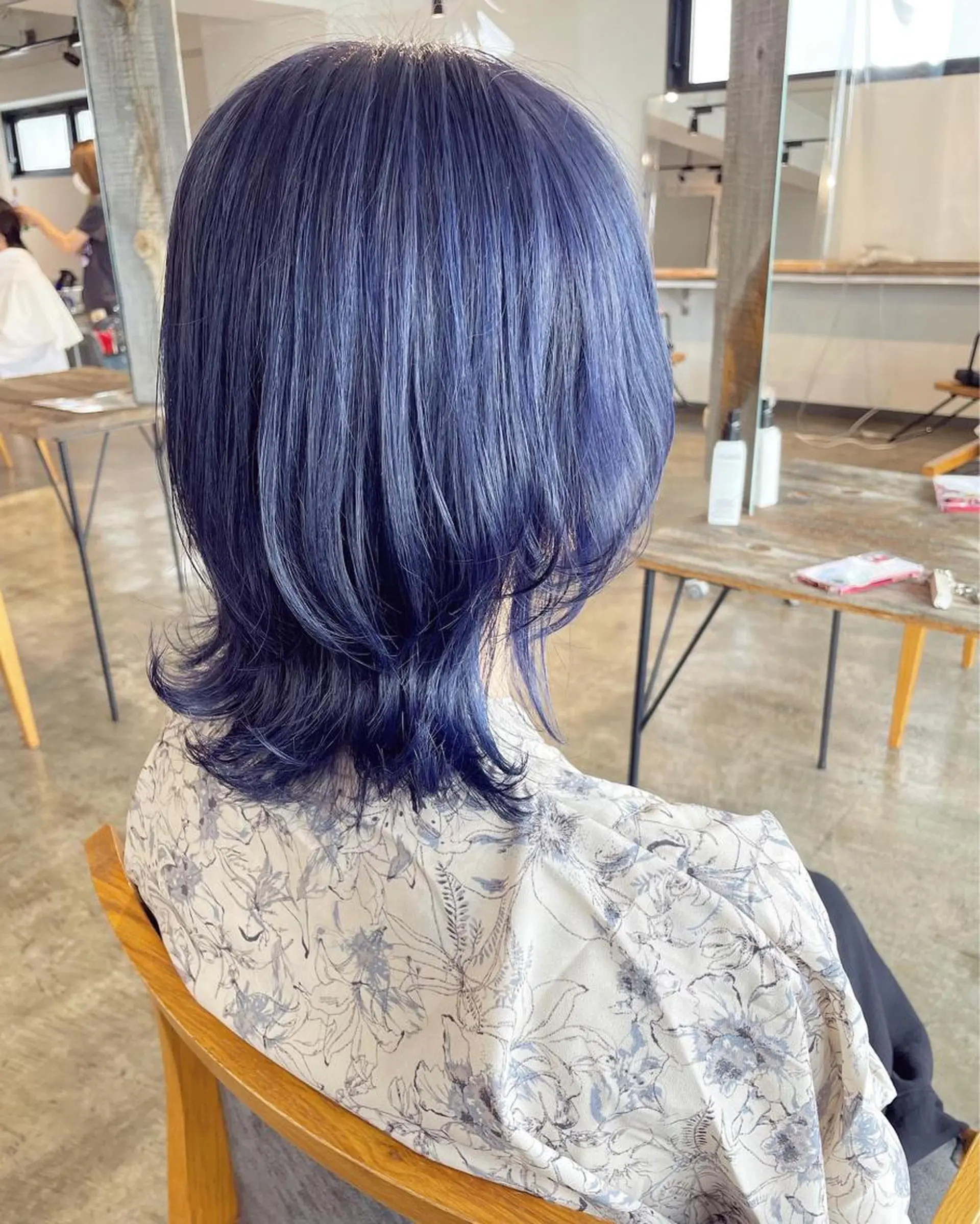 ミディアム カラー ブルーカラー ブルーパープル パープルカラー レイヤーカット ウルフカット カット ヘアカラー トリートメント ハイトーン/レイヤー /ケアブリーチ石川治のヘアスタイル