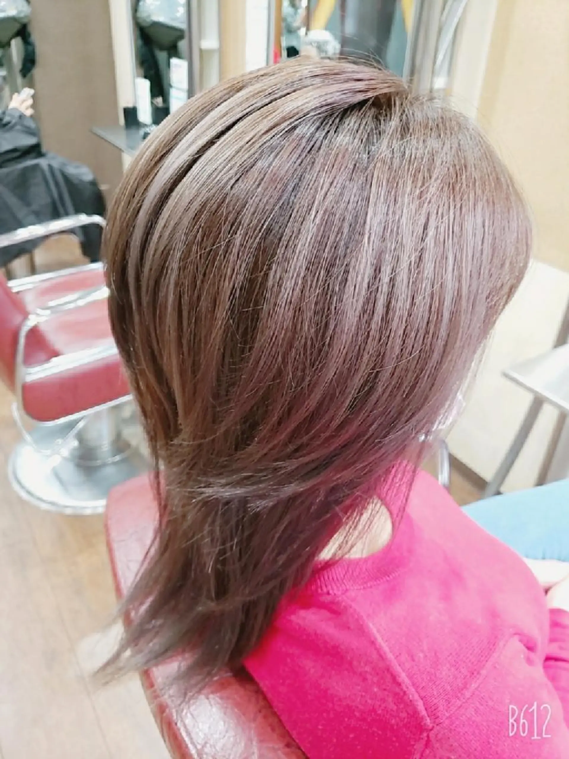 ミディアム ハイレイヤー レイヤーカット 平田 久恵のヘアスタイル