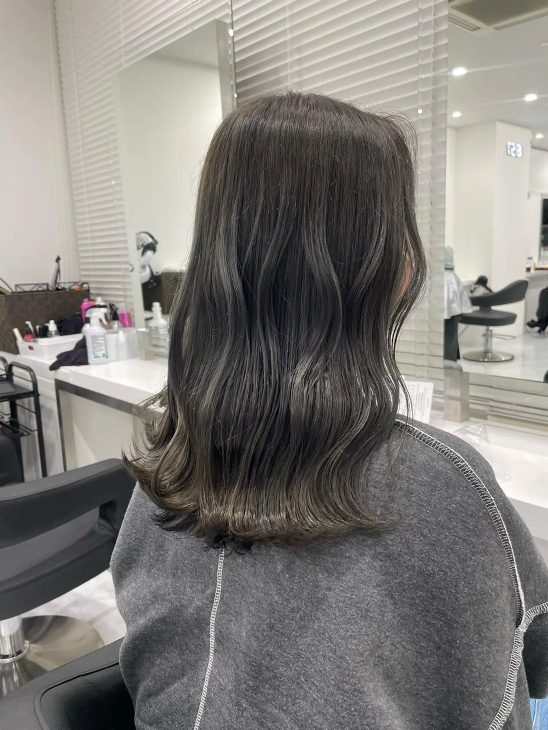 ミディアム カラー Kawahara WATARUのヘアスタイル