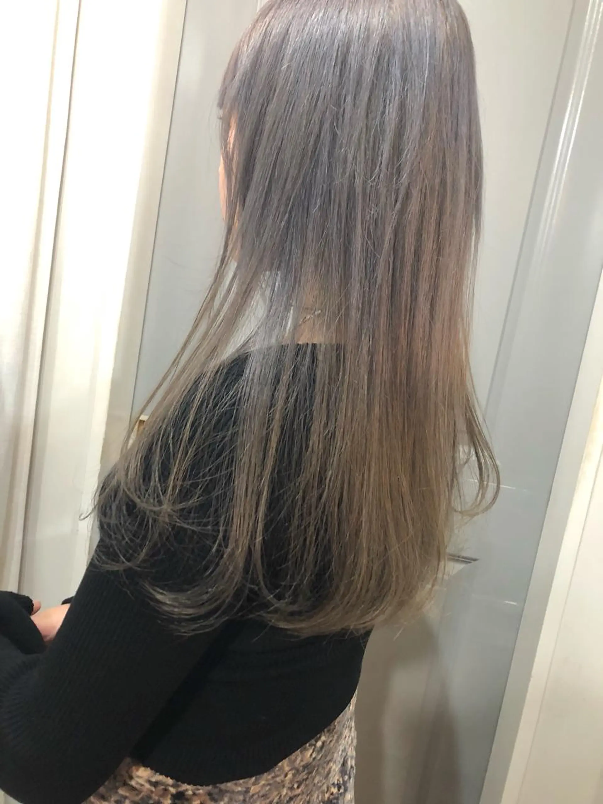 ロング カラー アッシュ ベージュカラー Pia ツボイ ケイタのヘアスタイル