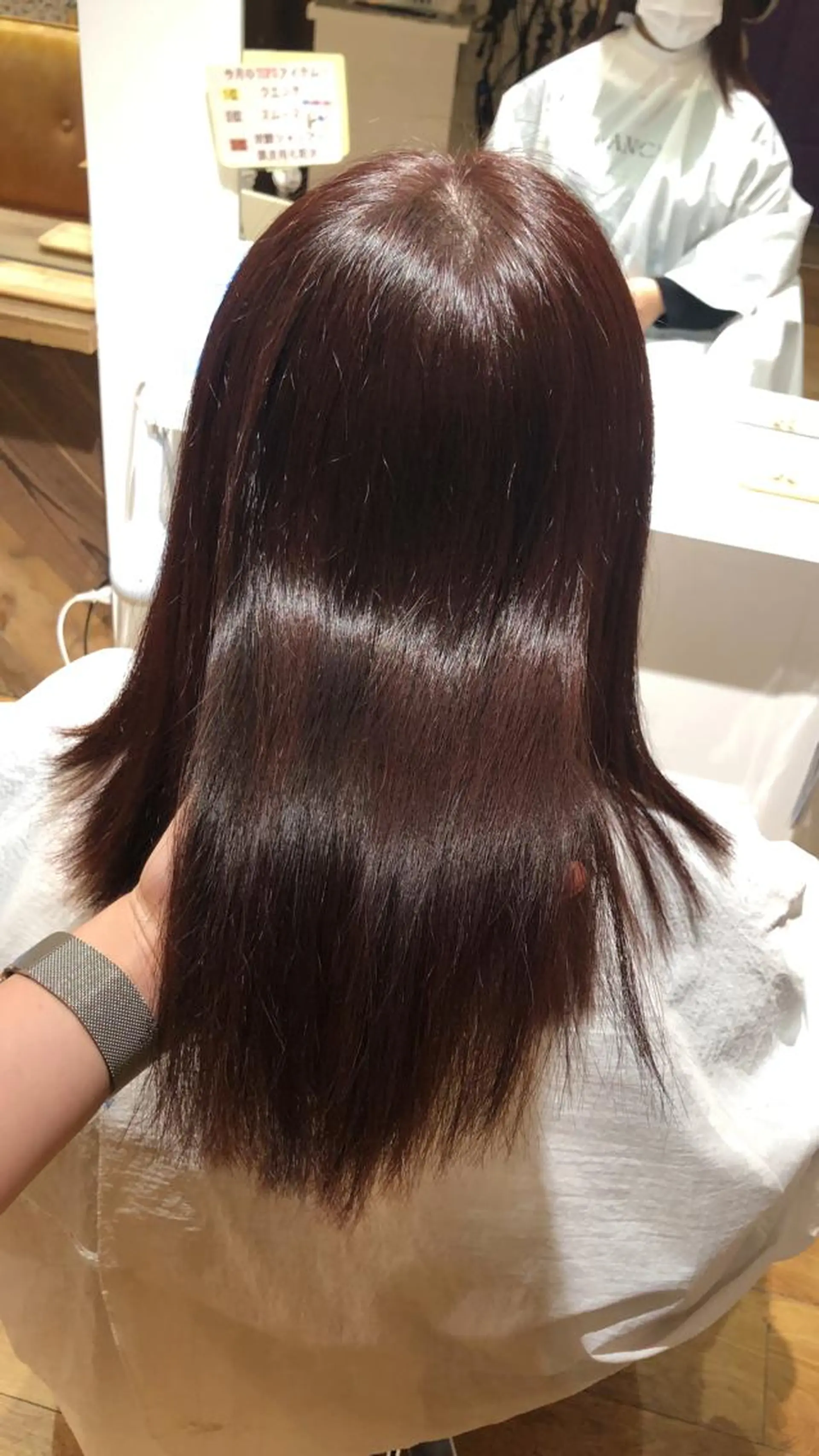 セミロング カラー ヘアカラー 関 彩花のヘアスタイル