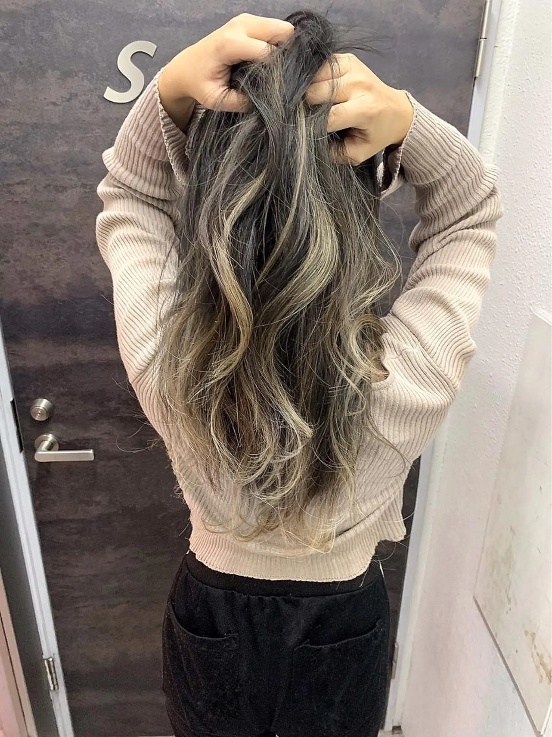 セミロング 韓国/レイヤー 🪞SHE池袋🪞のヘアスタイル