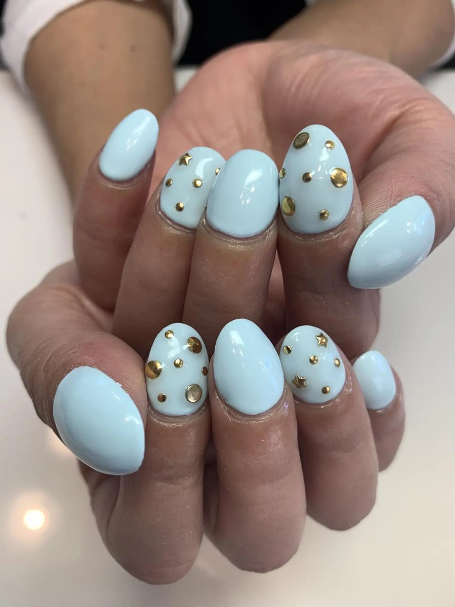 ネイル ネイルリボン 受付スタッフのネイルデザイン