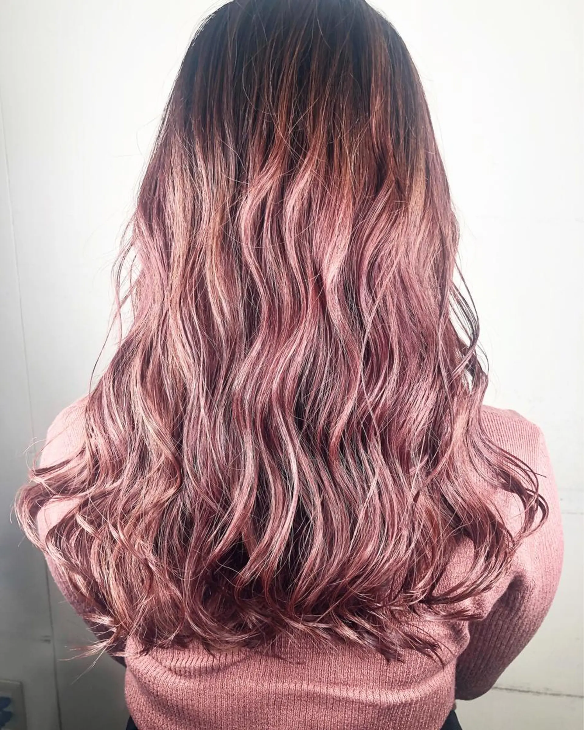 セミロング カラー ピンクカラー パープルカラー 西本 夏美のヘアスタイル