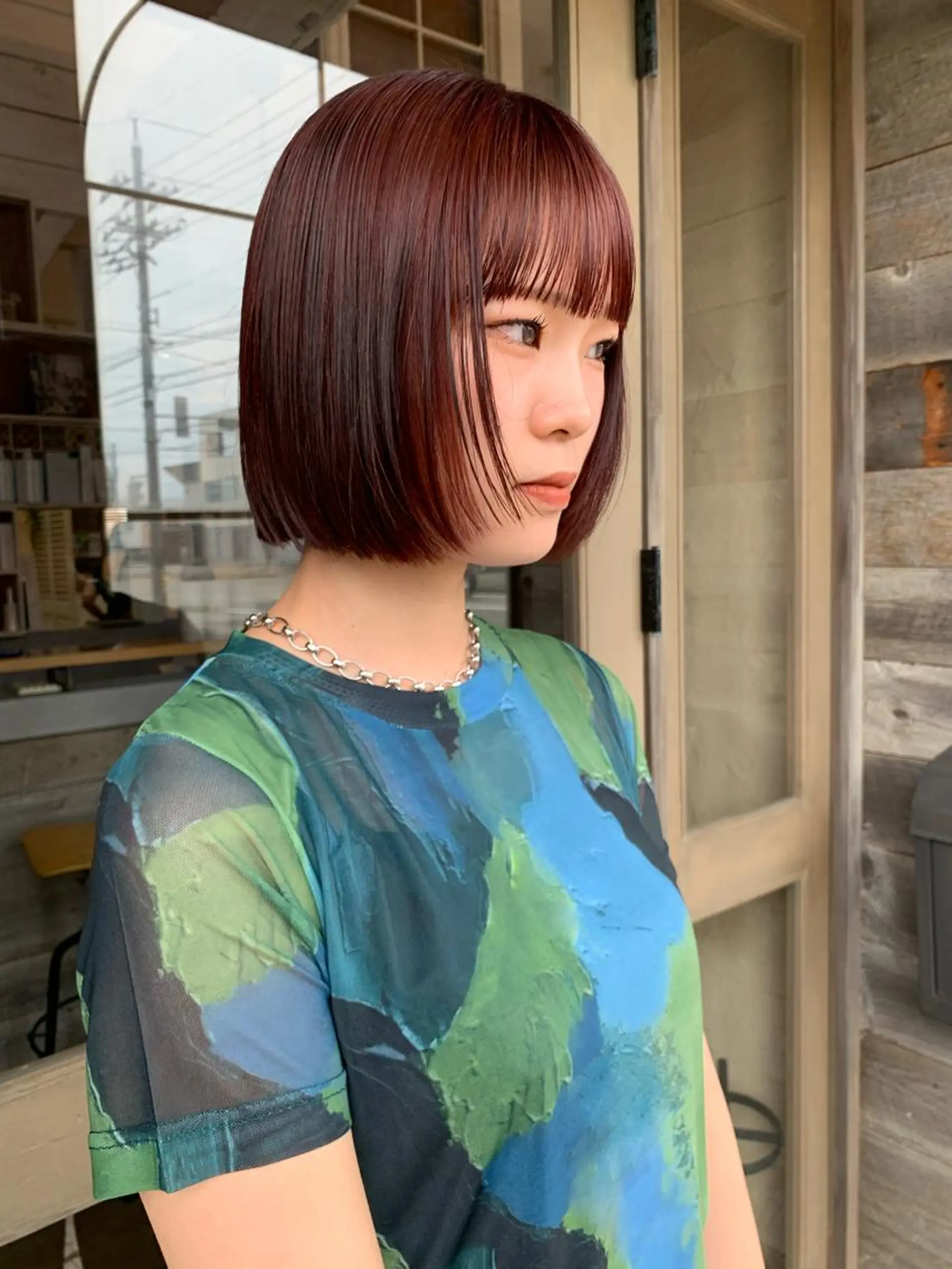 ショート カラー 顔まわりレイヤー レイヤーカット カワサキ マホのヘアスタイル