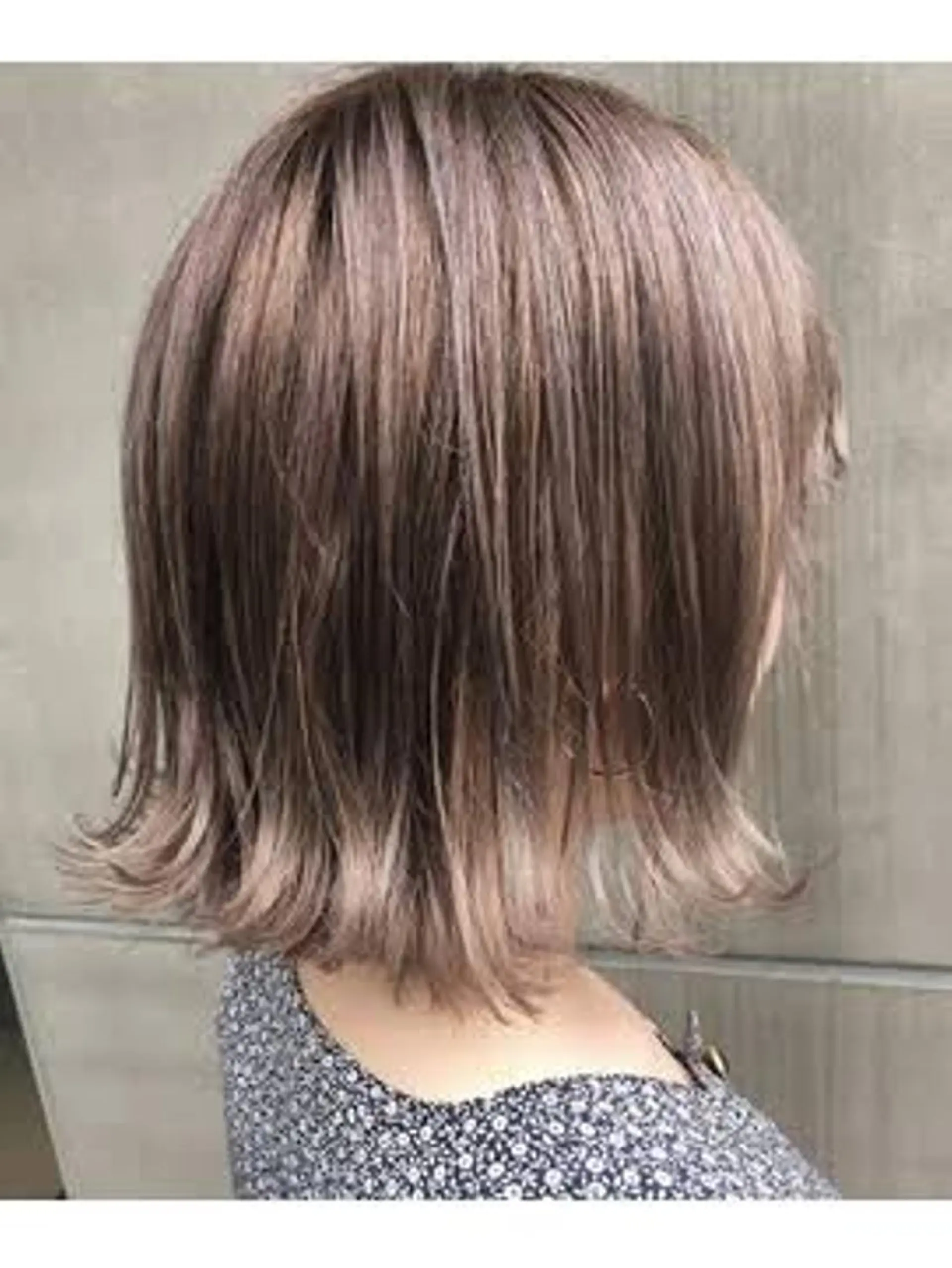 ミディアム ボブ 外ハネヘア beauty: beast 廿日市店のヘアスタイル